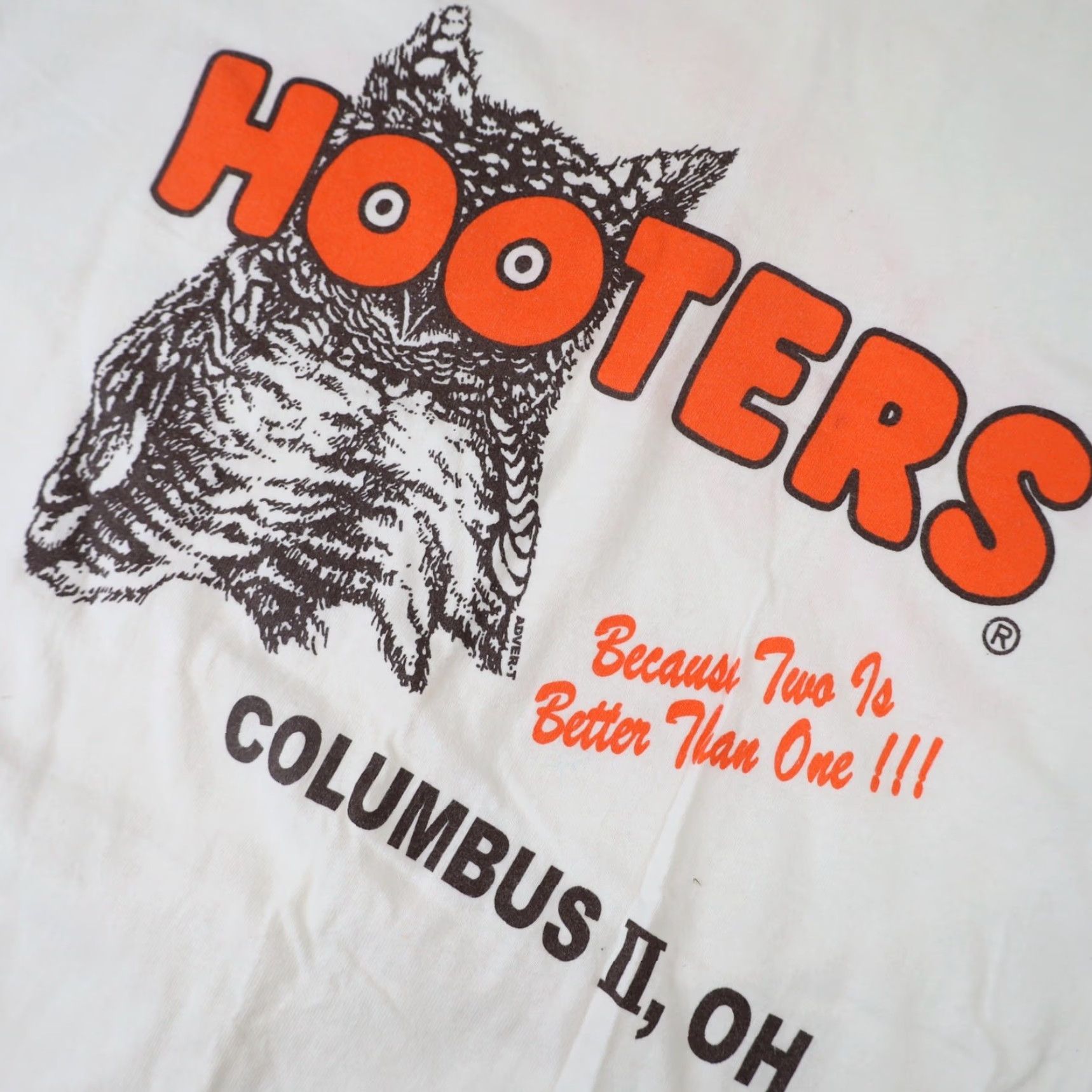 Vintage VINTAGE Hooters Restaurant Mens Large Graphic T Shirt White Size US L / EU 52-54 / 3 - 4 Thumbnail