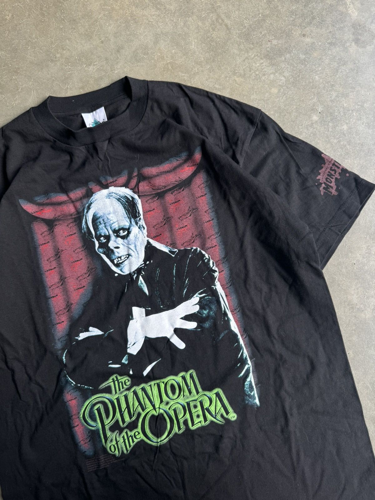 Japanese Brand Vintage Phantom Of The Opera Monsters Rare Tee Size US L / EU 52-54 / 3 - 3 Thumbnail