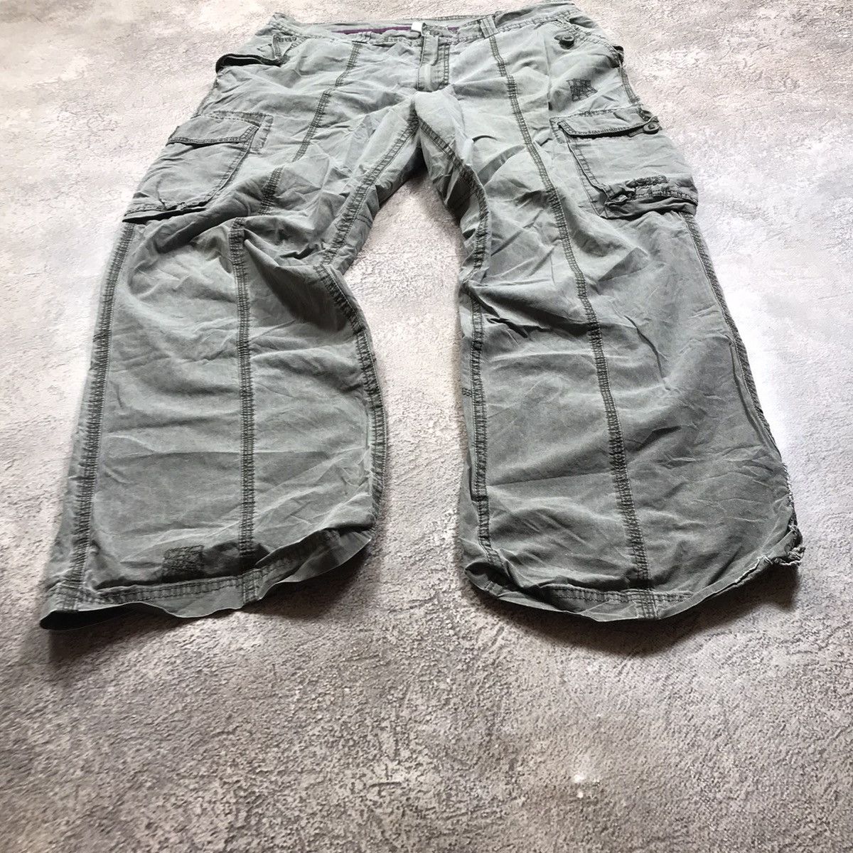 Vintage Vintage 90s Baggy Cargo Pants Faded Grey Workwear Streetwear Size US 36 / EU 52 - 1 Thumbnail