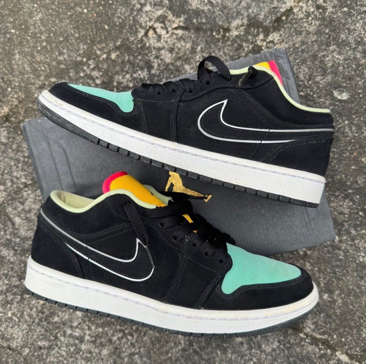 Nike Nike Air Jordan 1 Low SE Size US 8.5 / EU 41-42 - 1 Thumbnail