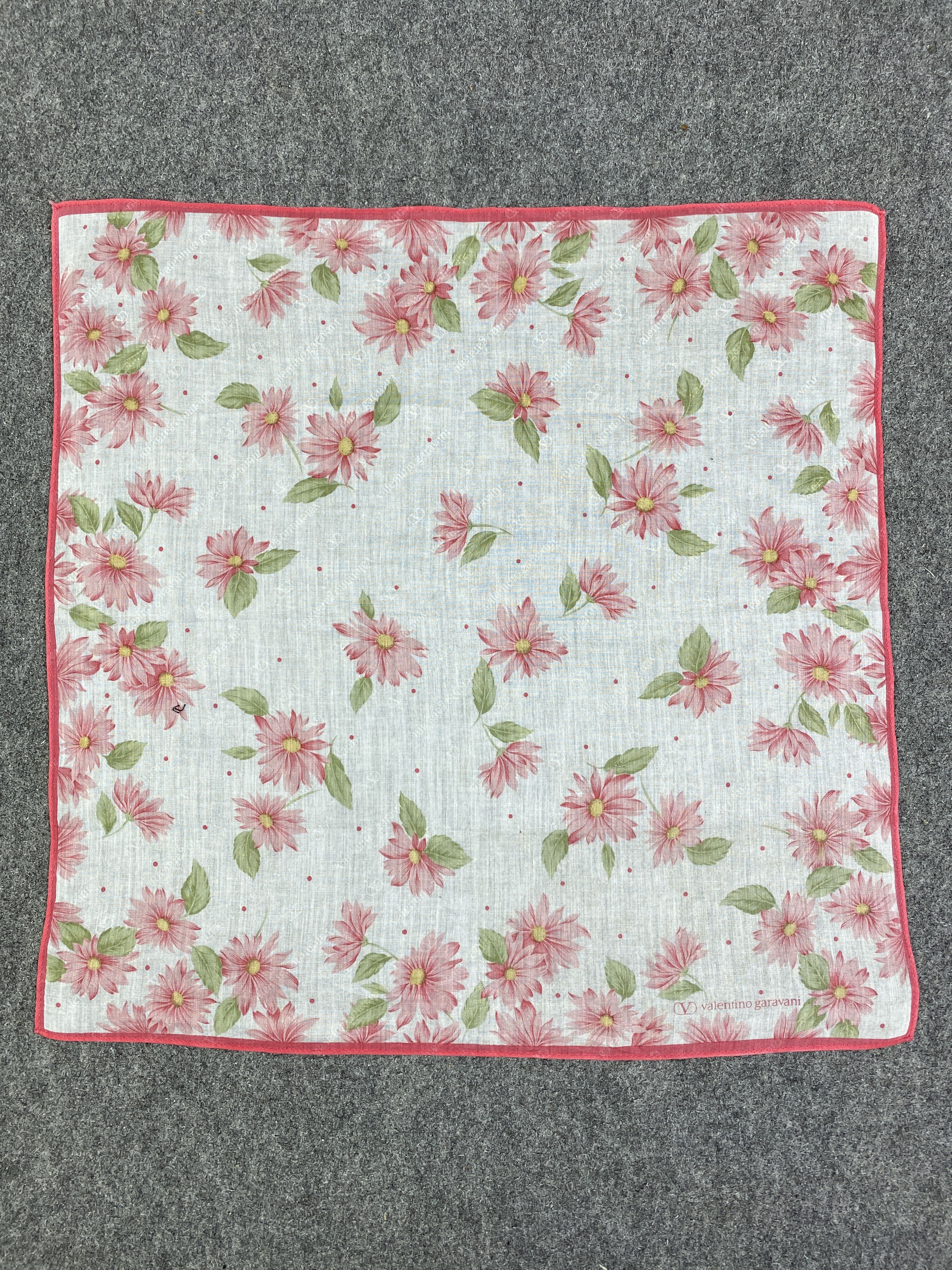 Valentino Valentino Garavani Handkechief / Neckerchief HKC1080 Size ONE SIZE - 4 Thumbnail