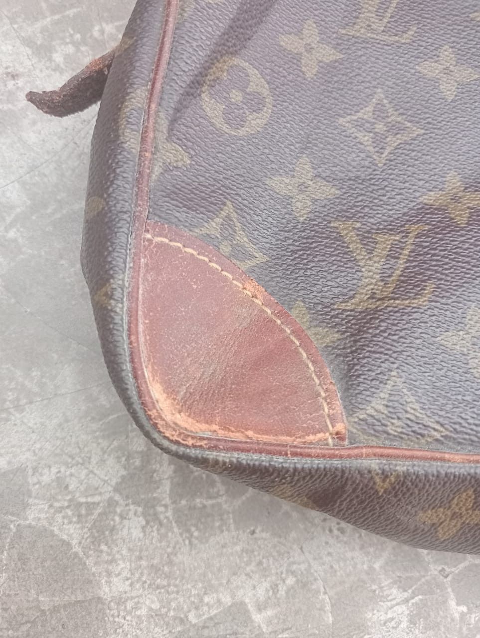 Louis Vuitton Vintage Louis Vuitton Monogram Clutch Bag Size ONE SIZE - 10 Thumbnail