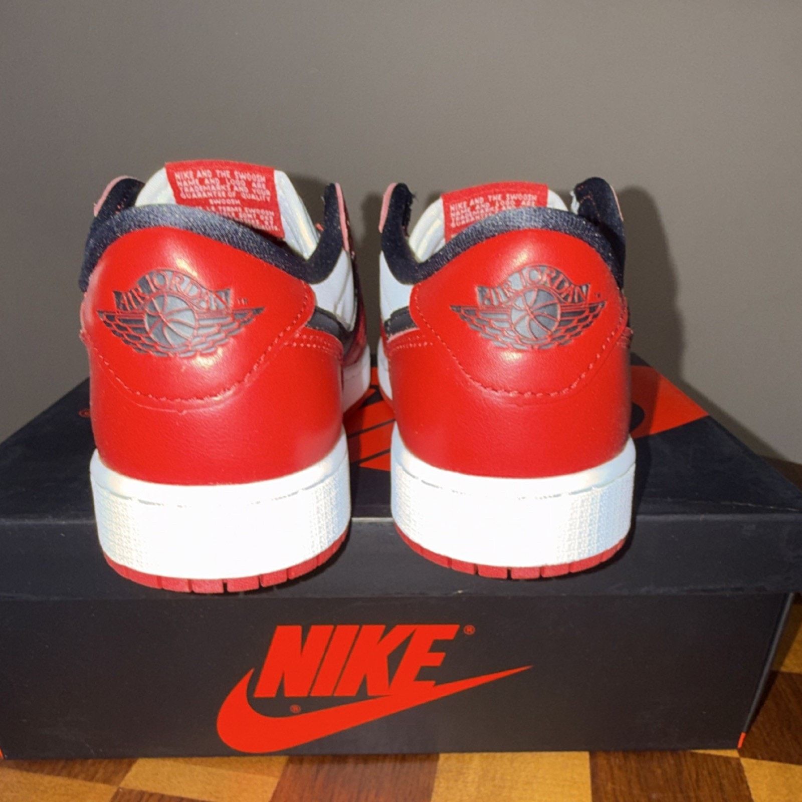 Nike Nike Air Jordan 1 Retro Low OG GS Varsity Red Black 7Y 8.5W Size US 7 / EU 40 - 4 Thumbnail