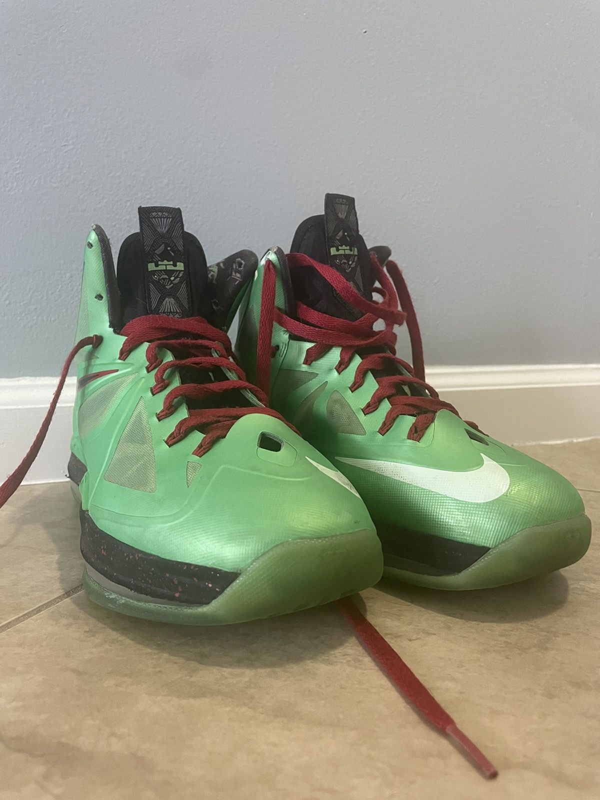 image of Nike Lebron X Cutting Jade Colorway Shoes in Green, Men's (Size 8)