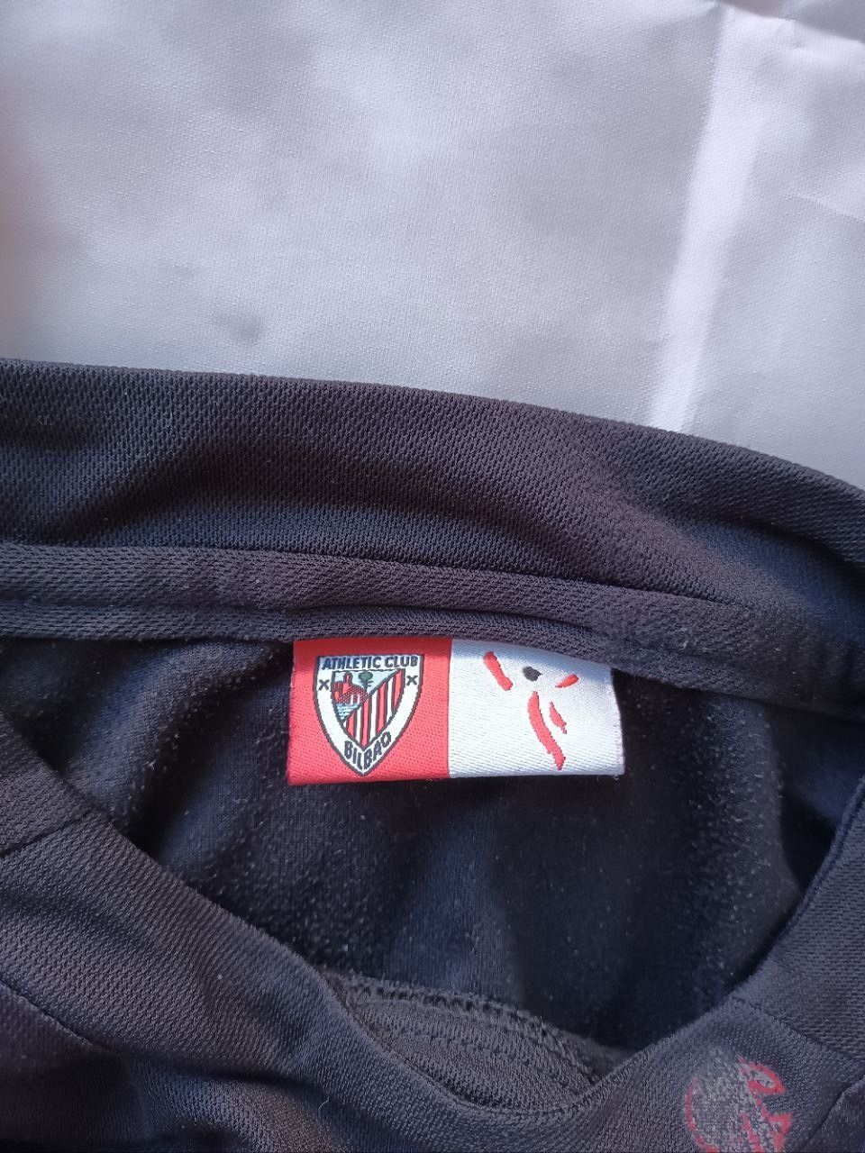 Vintage Vintage 2005–08 Athletic Bilbao Away Jersey – Football Shirt Size US M / EU 48-50 / 2 - 5 Thumbnail