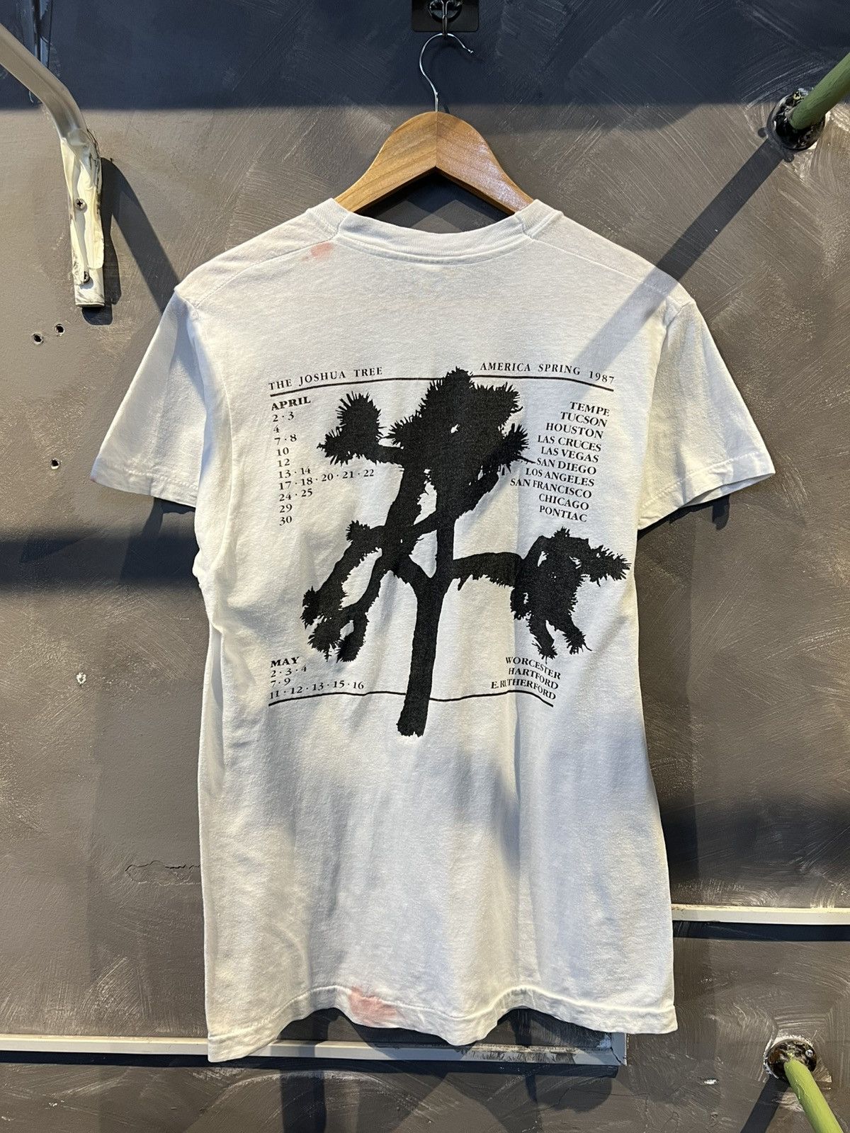 Band Tees × Vintage Vintage 80’s U2 The Joshua Tree Tour 1987 Tee Size US M / EU 48-50 / 2 - 4 Thumbnail