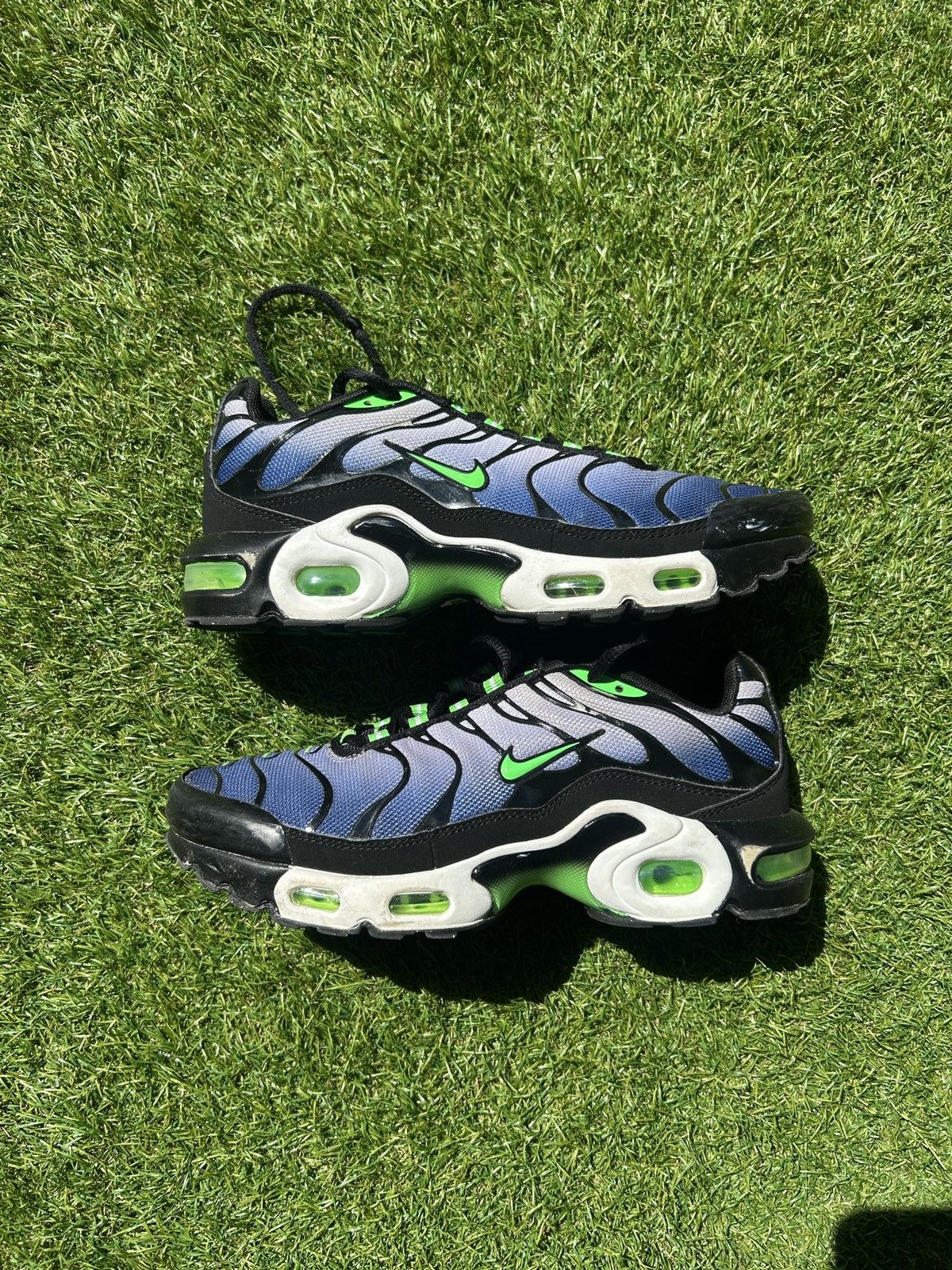 Nike Nike Air Max Plus TN Size US 5 / EU 37 - 1 Thumbnail