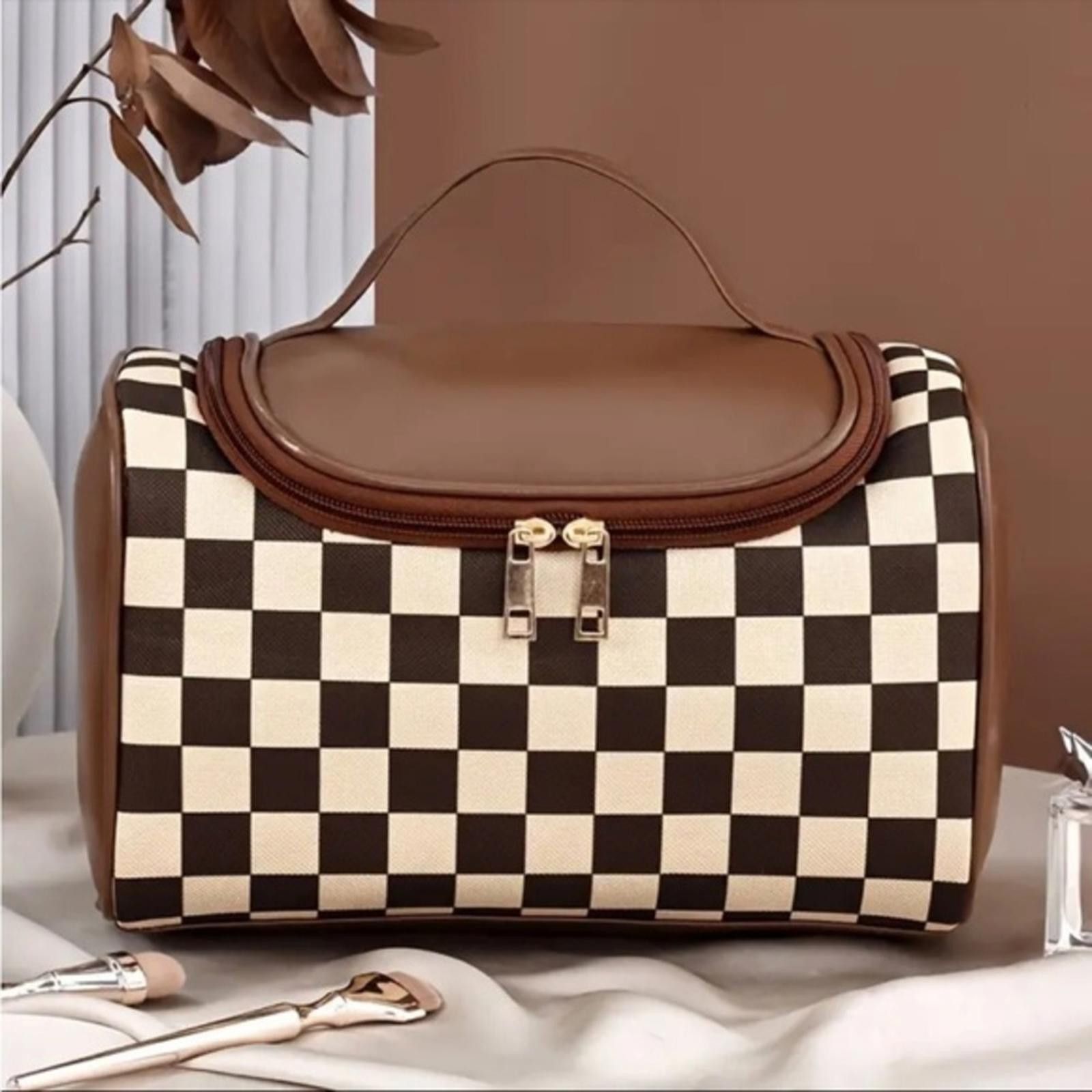 Designer Brown Faux Leather Checker Cosmetics Makeup Bag​​ NWT Size ONE SIZE - 1 Thumbnail