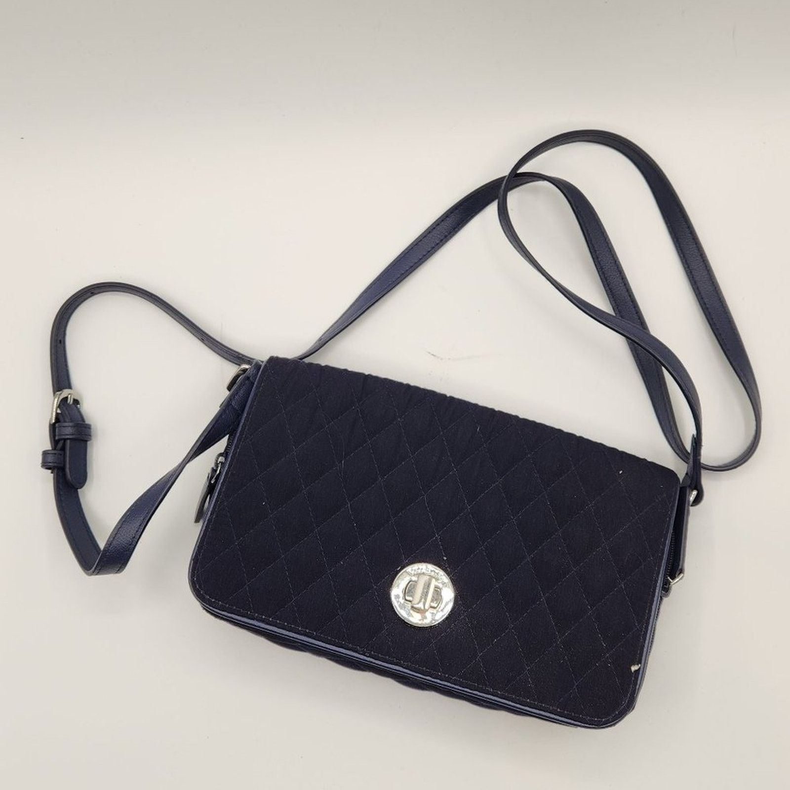 Vera Bradley Vera Bradley Turn-lock Crossbody Bag - NWOT Size ONE SIZE - 1 Thumbnail