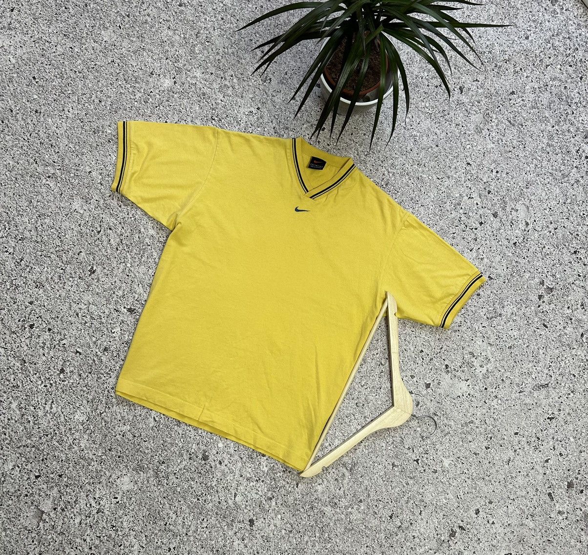 Nike × Vintage Vintage 90s Nike Center Logo T-shirt Made In USA Hype Y2K Size US M / EU 48-50 / 2 - 1 Thumbnail