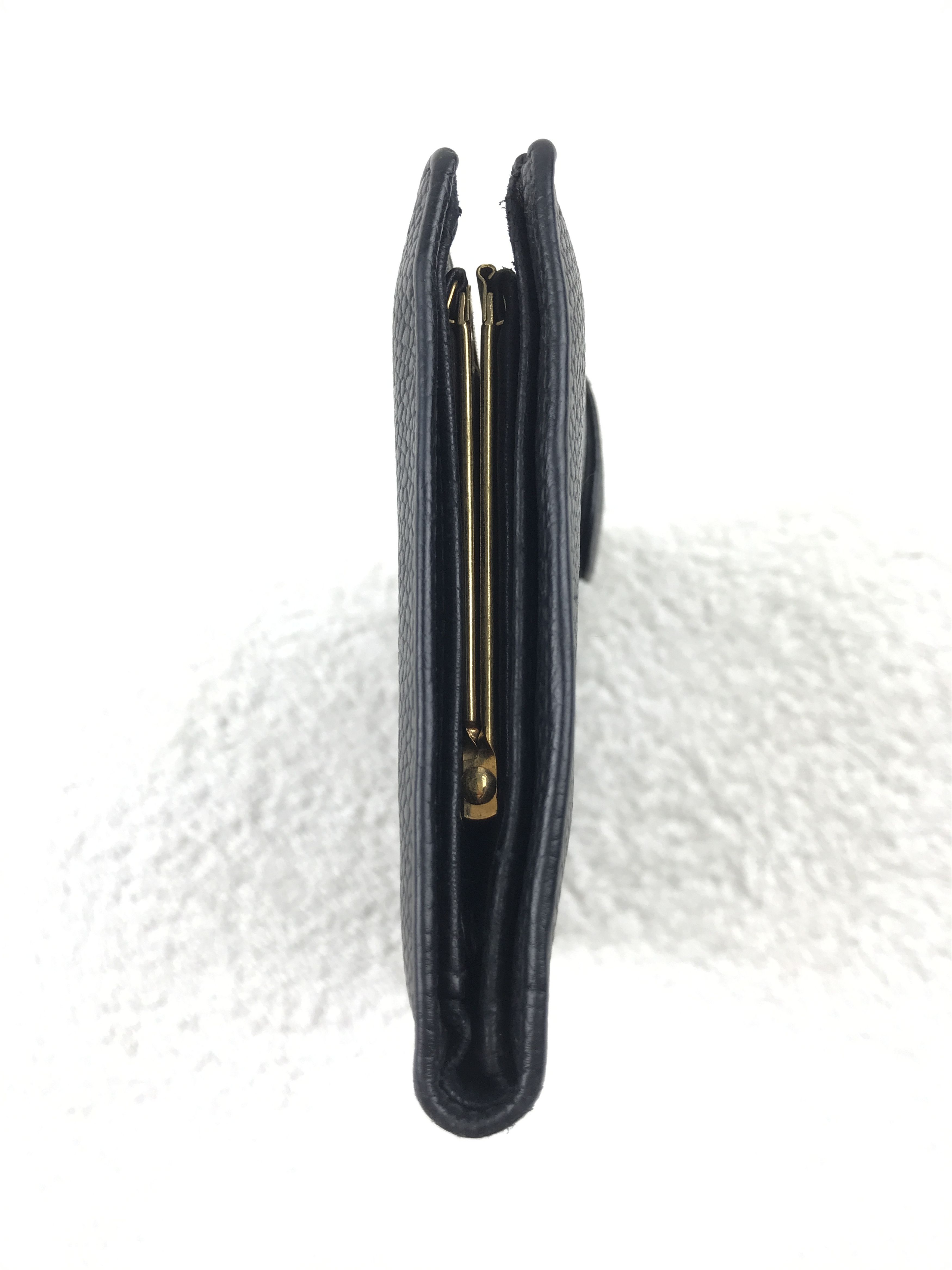 Chanel × Vintage Vintage Chanel Black Caviar CC Logo Bifold Wallet Size ONE SIZE - 11 Thumbnail