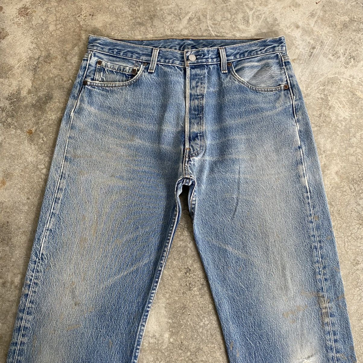 Levi's Vintage 1996 Levis 501 Faded Stonewashed Blue Denim Jeans Size US 35 - 3 Thumbnail