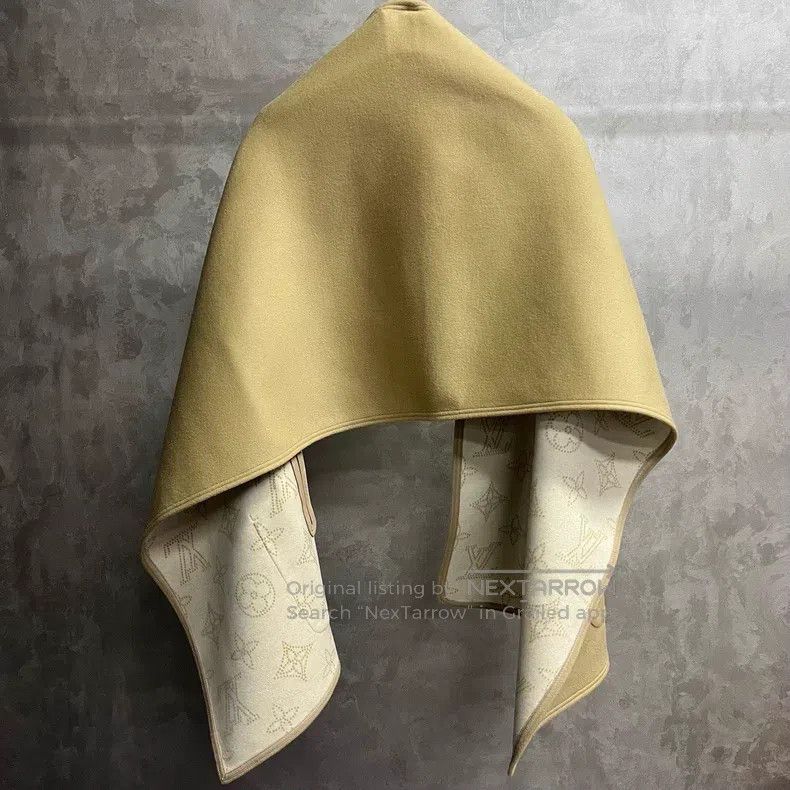 Louis Vuitton Louis Vuitton size os Full printed shawl Cape Size US M / EU 48-50 / 2 - 2 Thumbnail