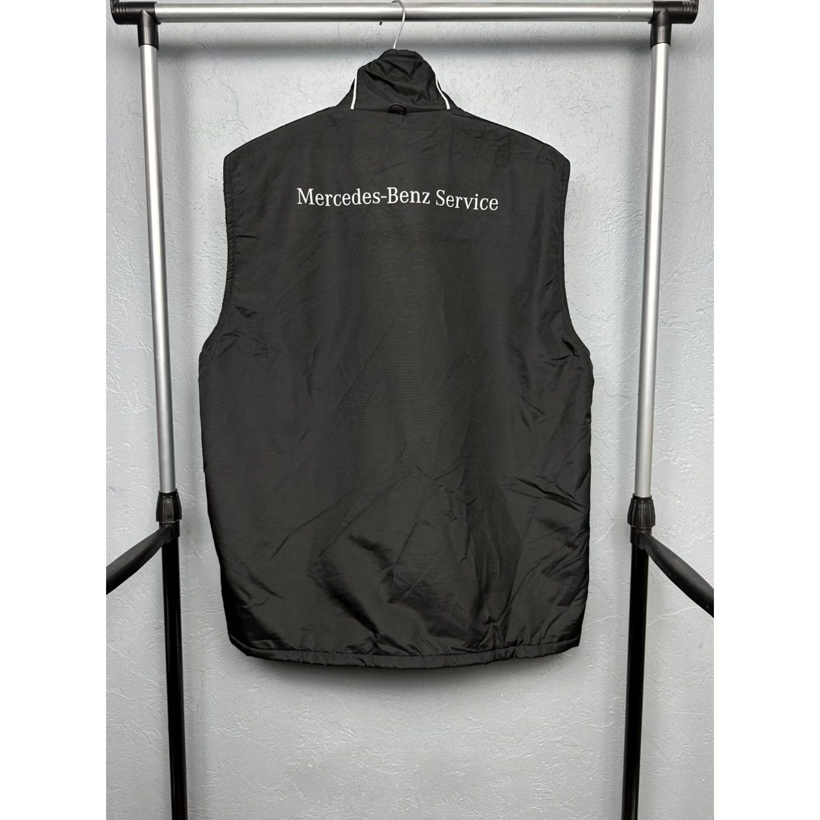 Mercedes-Benz Mercedes-Benz Mens Vest Windbreaker Category: Vest XL Black Logo Size US XL / EU 56 / 4 - 6 Thumbnail