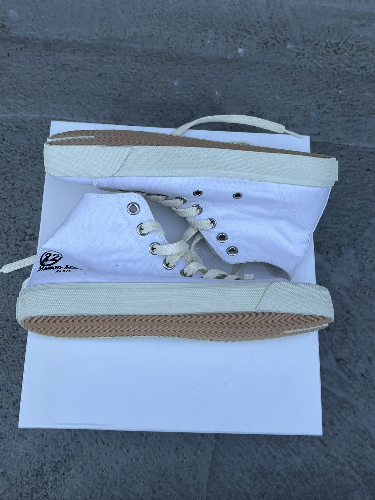 Maison Margiela Margiela Tabi Sneakers White Size US 9 / IT 39 - 2 Thumbnail