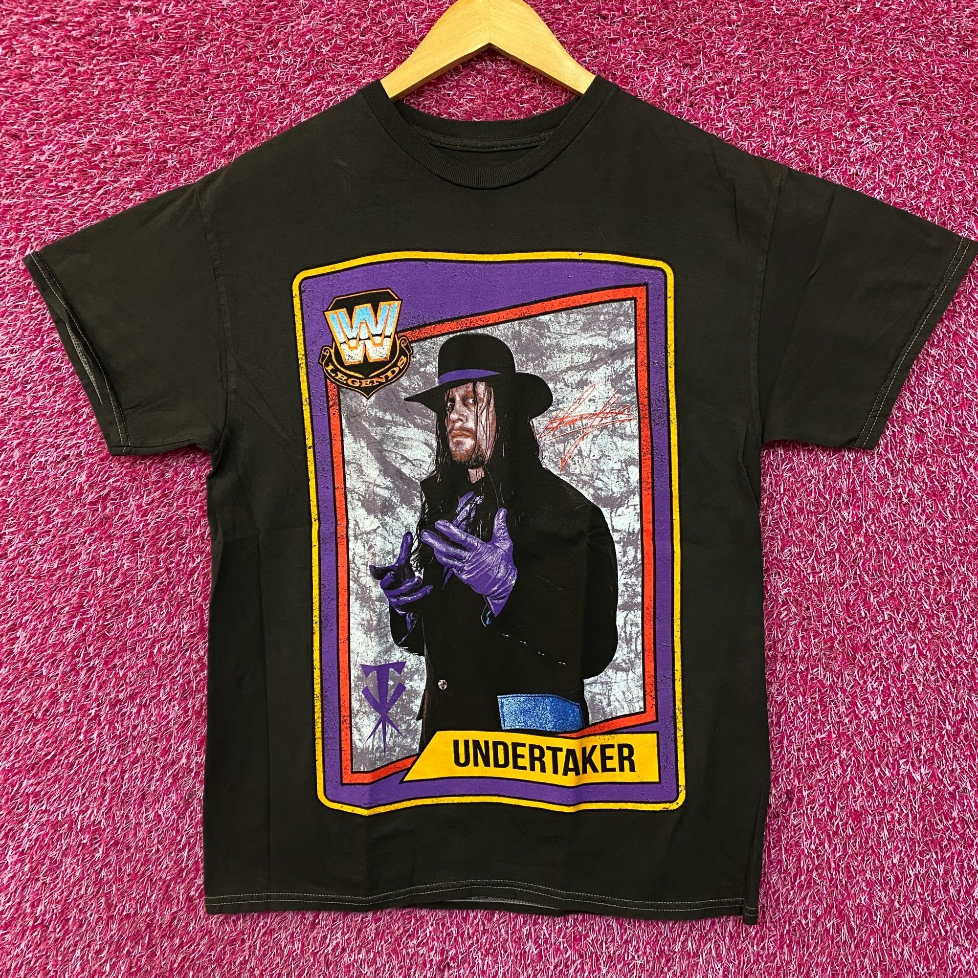 WWE WWE The Undertaker Trading Card T-Shirt Medium Size US M / EU 48-50 / 2 - 1 Thumbnail