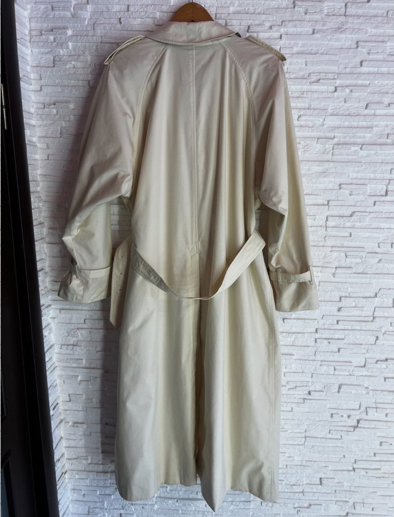 Burberry Burberry Burberrys Vintage Trench Coat Beige Belted L–XL Size US L / EU 52-54 / 3 - 2 Thumbnail