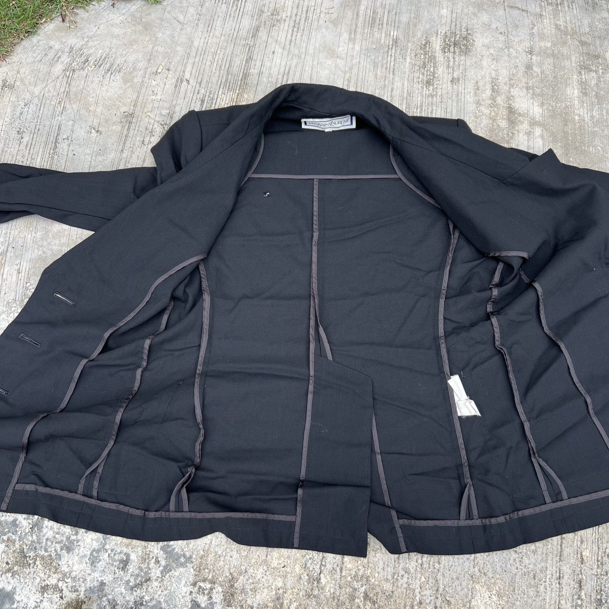 Yves Saint Laurent “YVES SAINT LAURENT” VINTAGE BLACK BLAZER Size S / US 4 / IT 40 - 15 Thumbnail