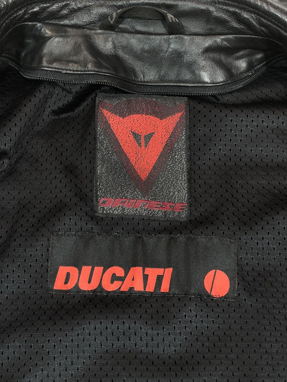 Ducati × Ferrari × Honda Ducati Dainese Motorcycle Moto leather jacket Racing Size US L / EU 52-54 / 3 - 17 Thumbnail