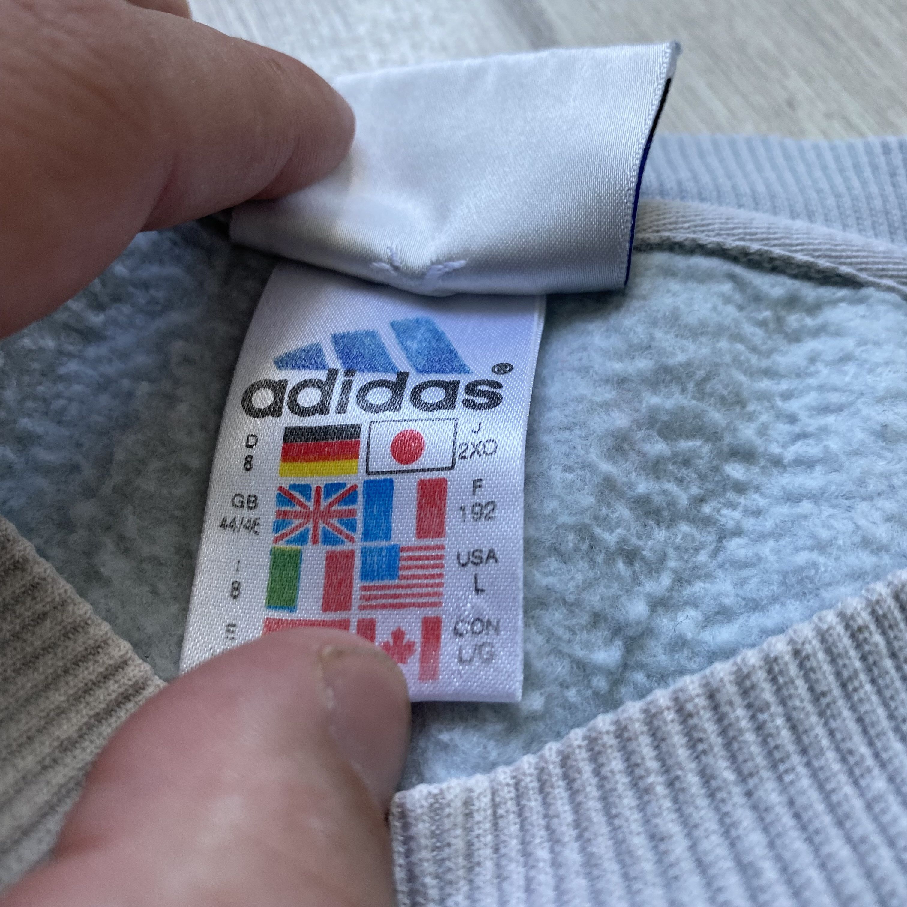 Adidas 🩶 Vintage 90s Adidas Center logo boxy sweatshirt Trashed Size US L / EU 52-54 / 3 - 8 Thumbnail