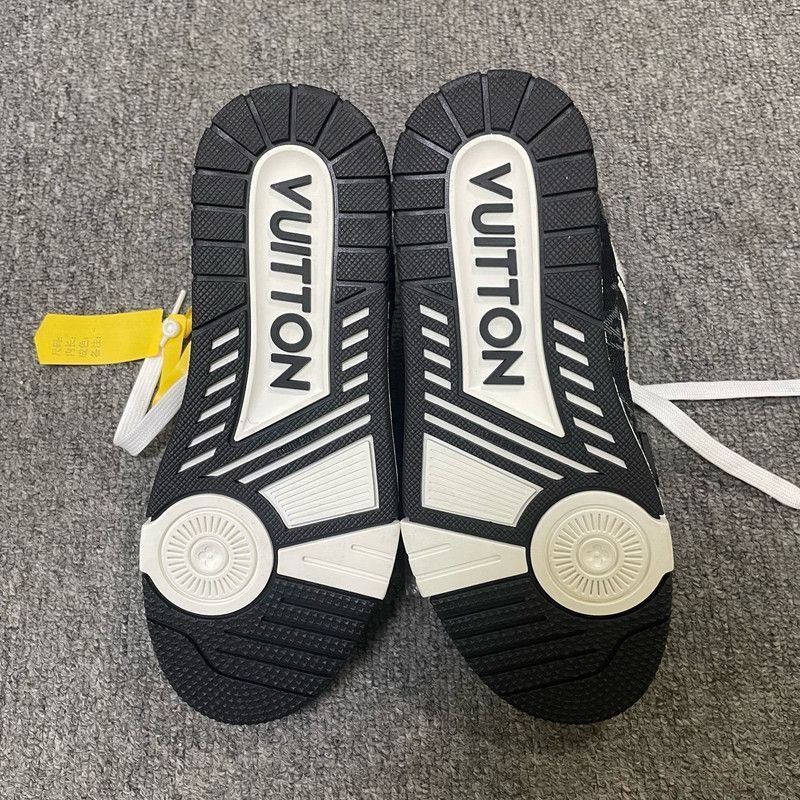 Louis Vuitton Louis Vuitton Trainer Low-Top Sneakers in Black and White - Size US 6 / IT 36 - 4 Thumbnail