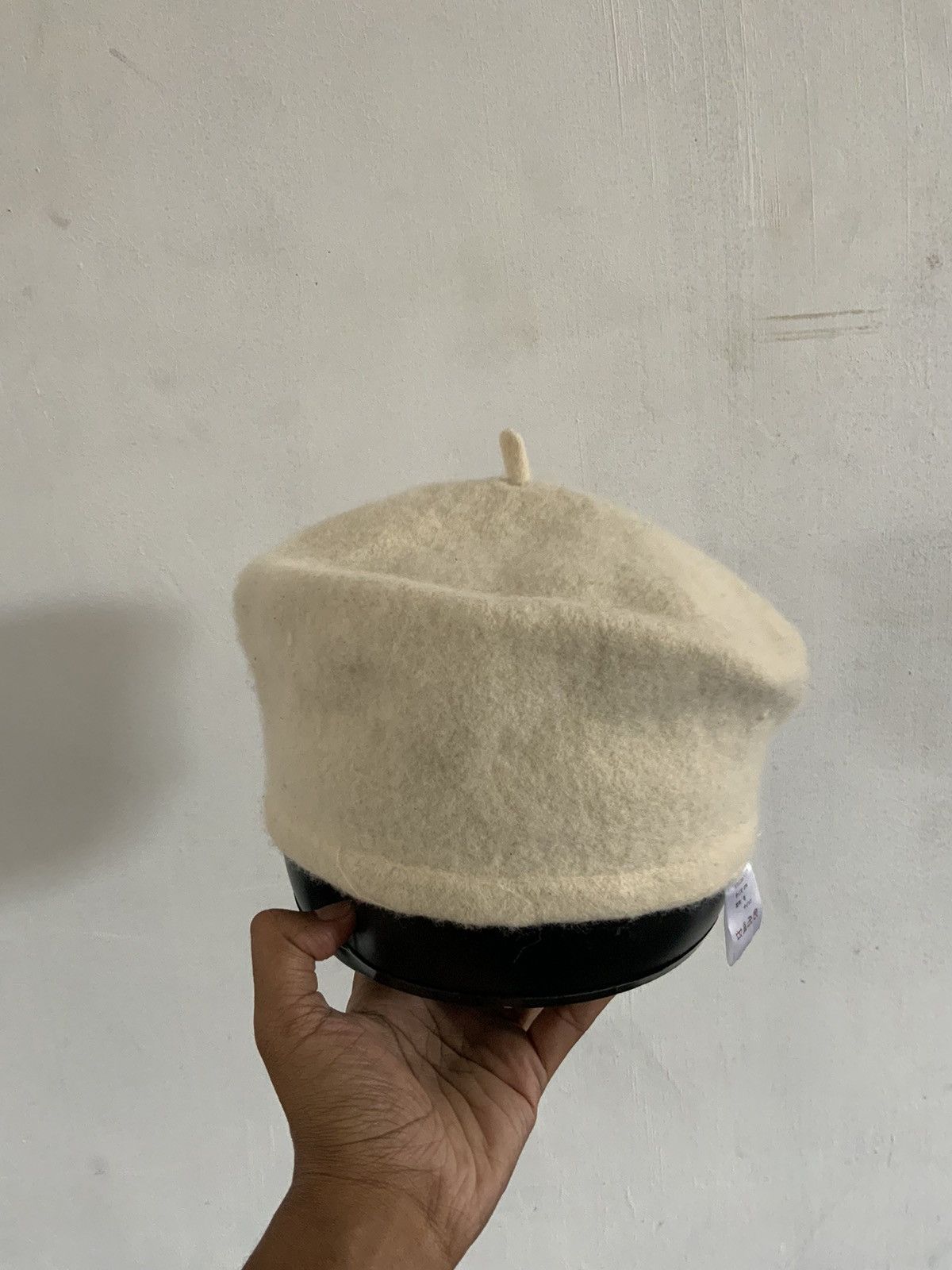 Barrett Mohair Fur Barett White Streetwear Hat Size ONE SIZE - 2 Thumbnail