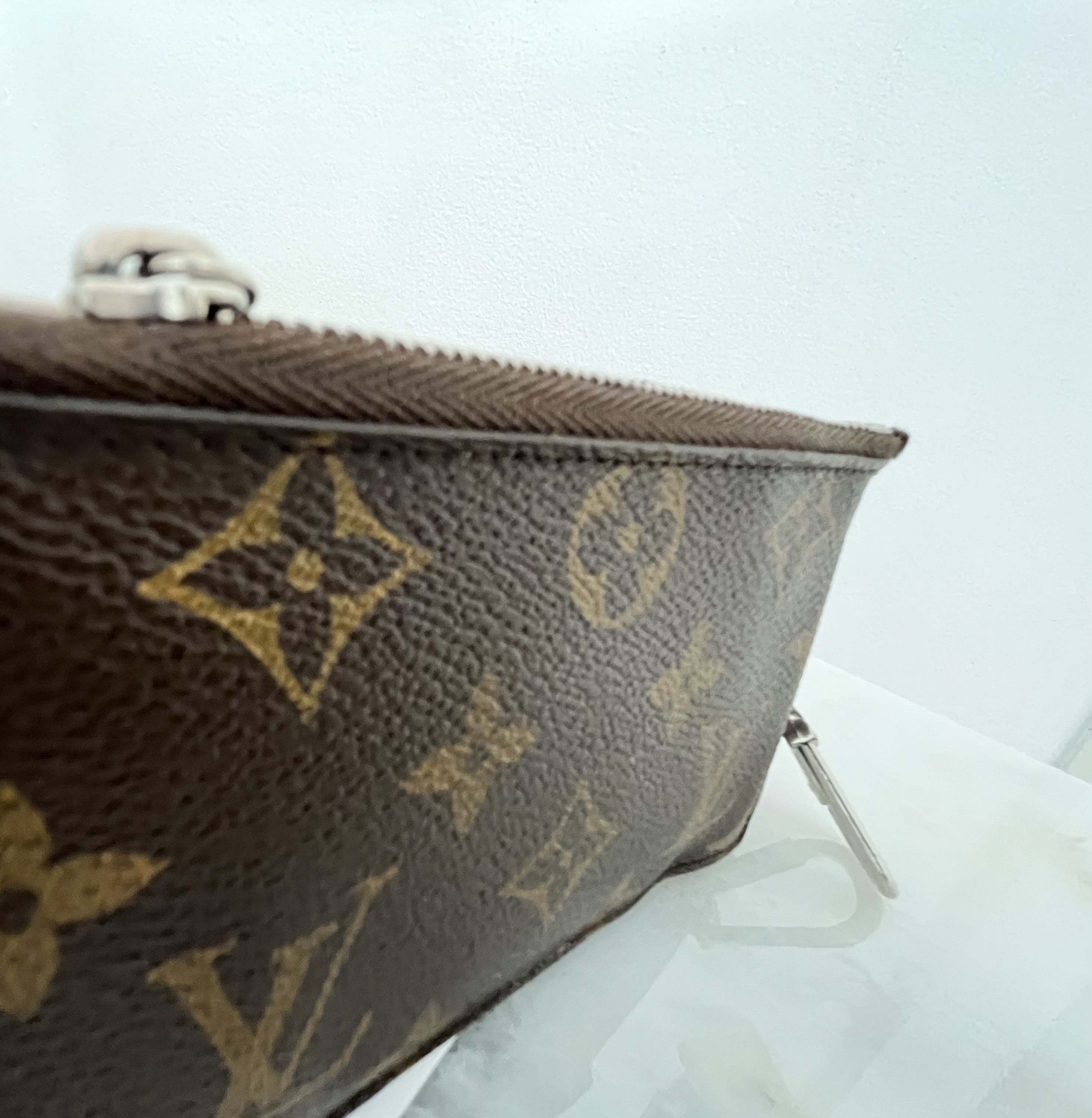 Louis Vuitton Louis Vuitton Masked Key Holder (2015 Cruze Collection) Size ONE SIZE - 3 Thumbnail