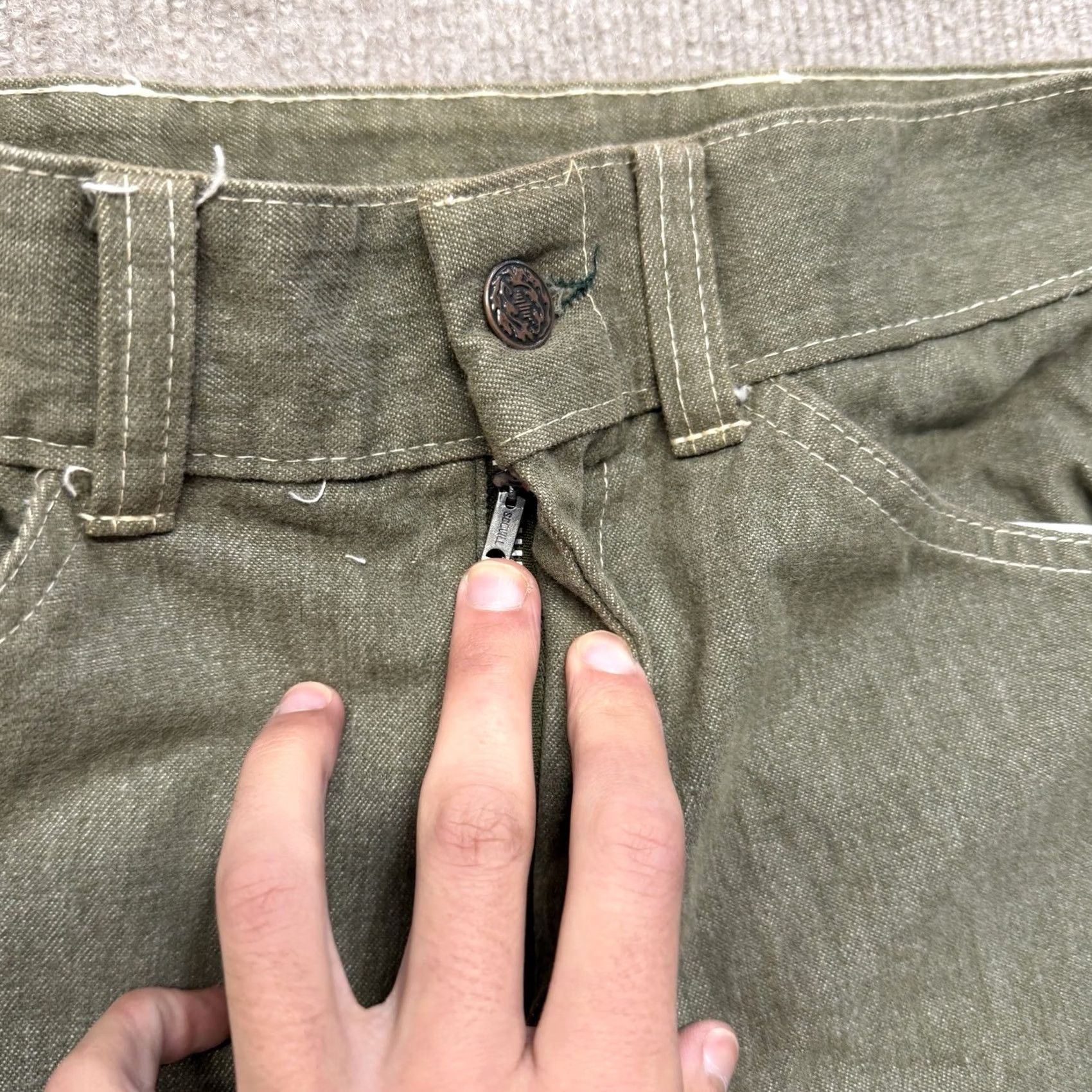Denime VINTAGE Green Denim Jeans Mens 31x26 Zipper Fly Distressed Straight Leg Size US 31 - 7 Thumbnail