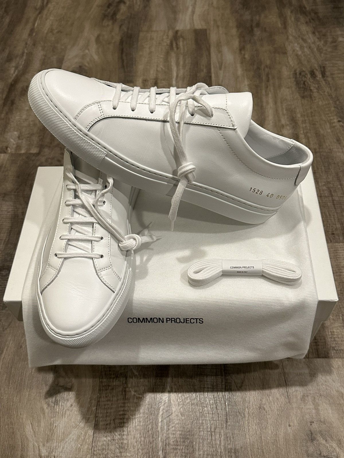 いラインアップ ☆COMMON PROJECTS☆サイズ40☆ライトグレー☆未使用 