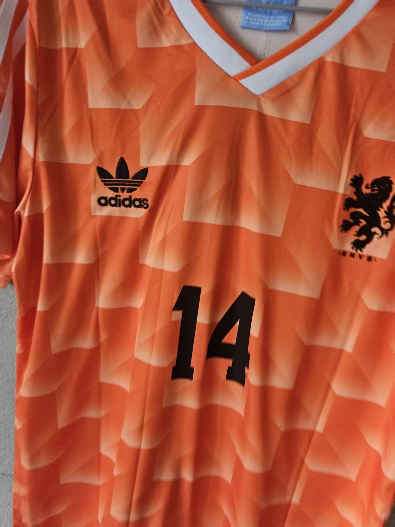 Other 1988 Netherland 14 Johan Cruyff Jersey Size US S / EU 44-46 / 1 - 3 Thumbnail