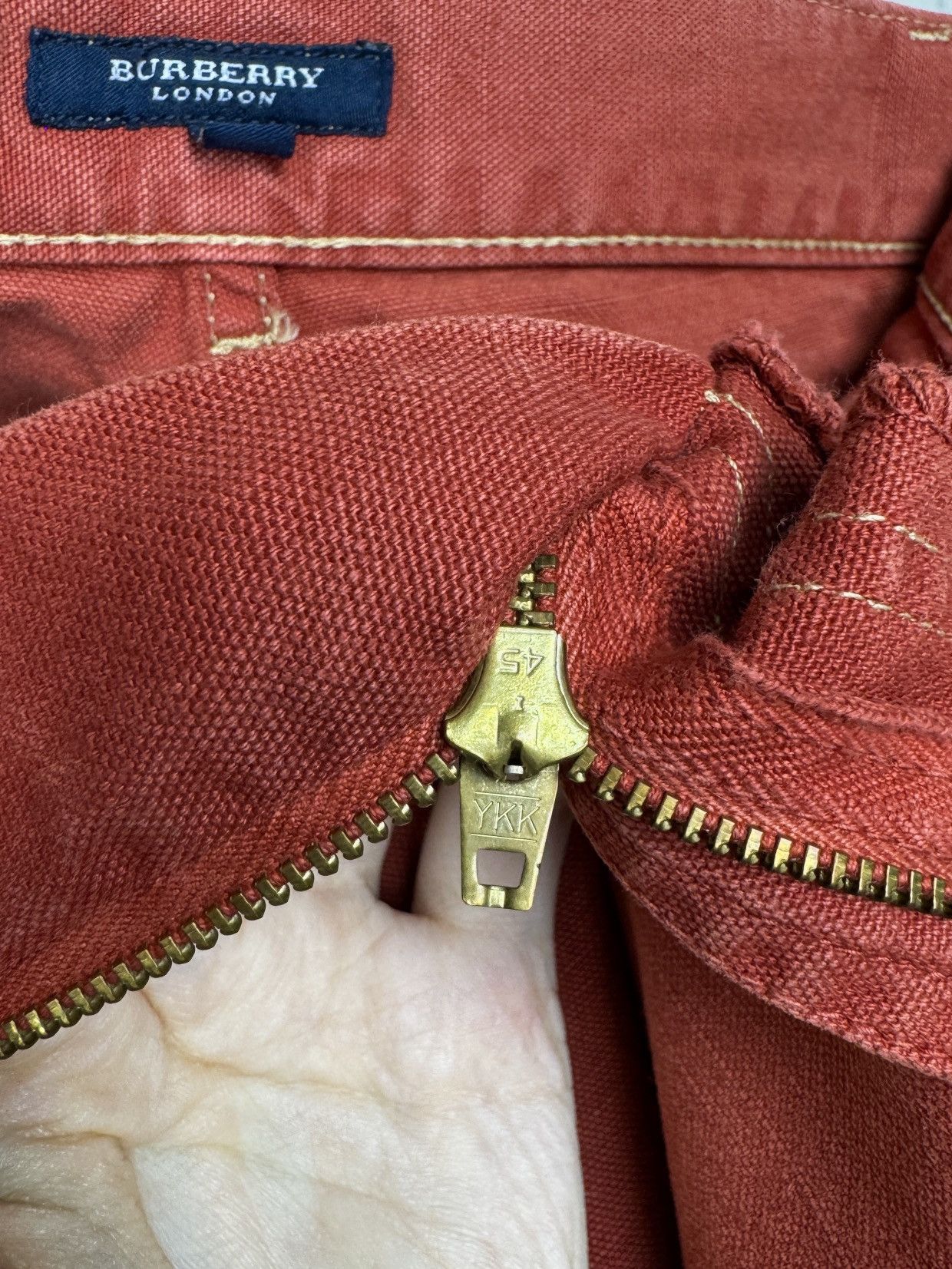 Burberry Burberry London brick red cotton cargo nova check shorts Size US 38 / EU 54 - 11 Thumbnail