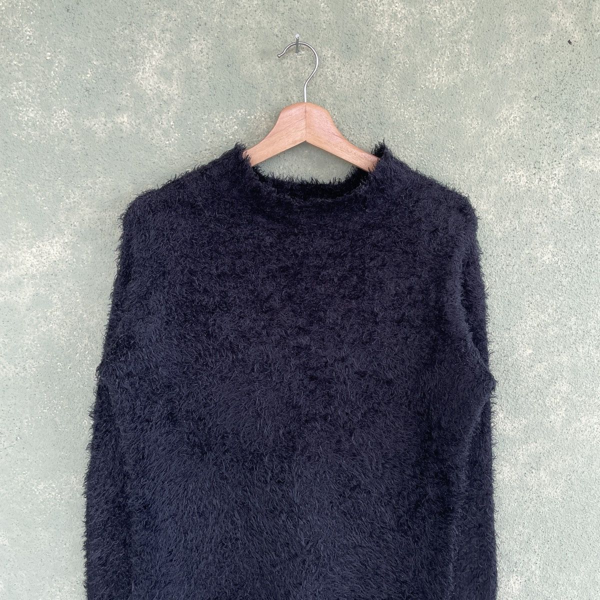 Japanese Brand Vintage Japanese Black Fur Shag Shaggy Long Knitwear Sweater Size US S / EU 44-46 / 1 - 3 Thumbnail
