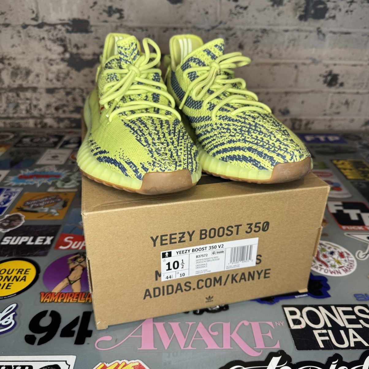 Adidas × Yeezy Adidas Yeezy Boost 350 V2 Semi Frozen Yellow Sz 10.5 NDS Size US 10.5 / EU 43-44 - 7 Thumbnail