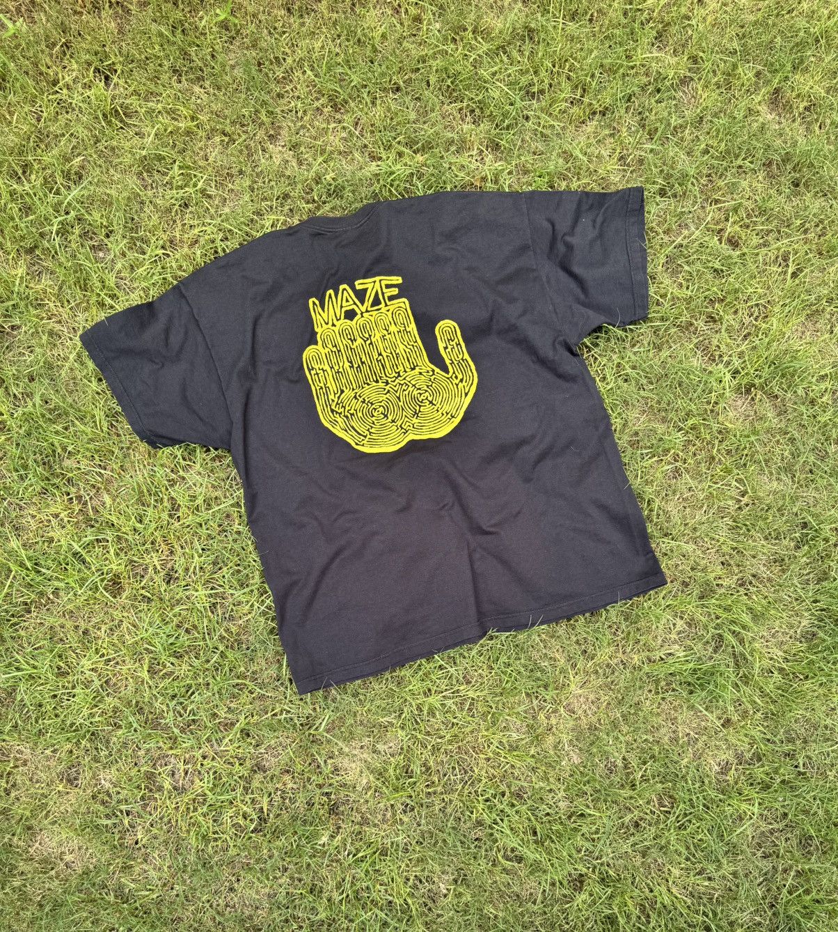 Vintage Vintage 90s Frankie Beverly Maze Band Tshirt Rap Tee Size US XXL / EU 58 / 5 - 8 Thumbnail