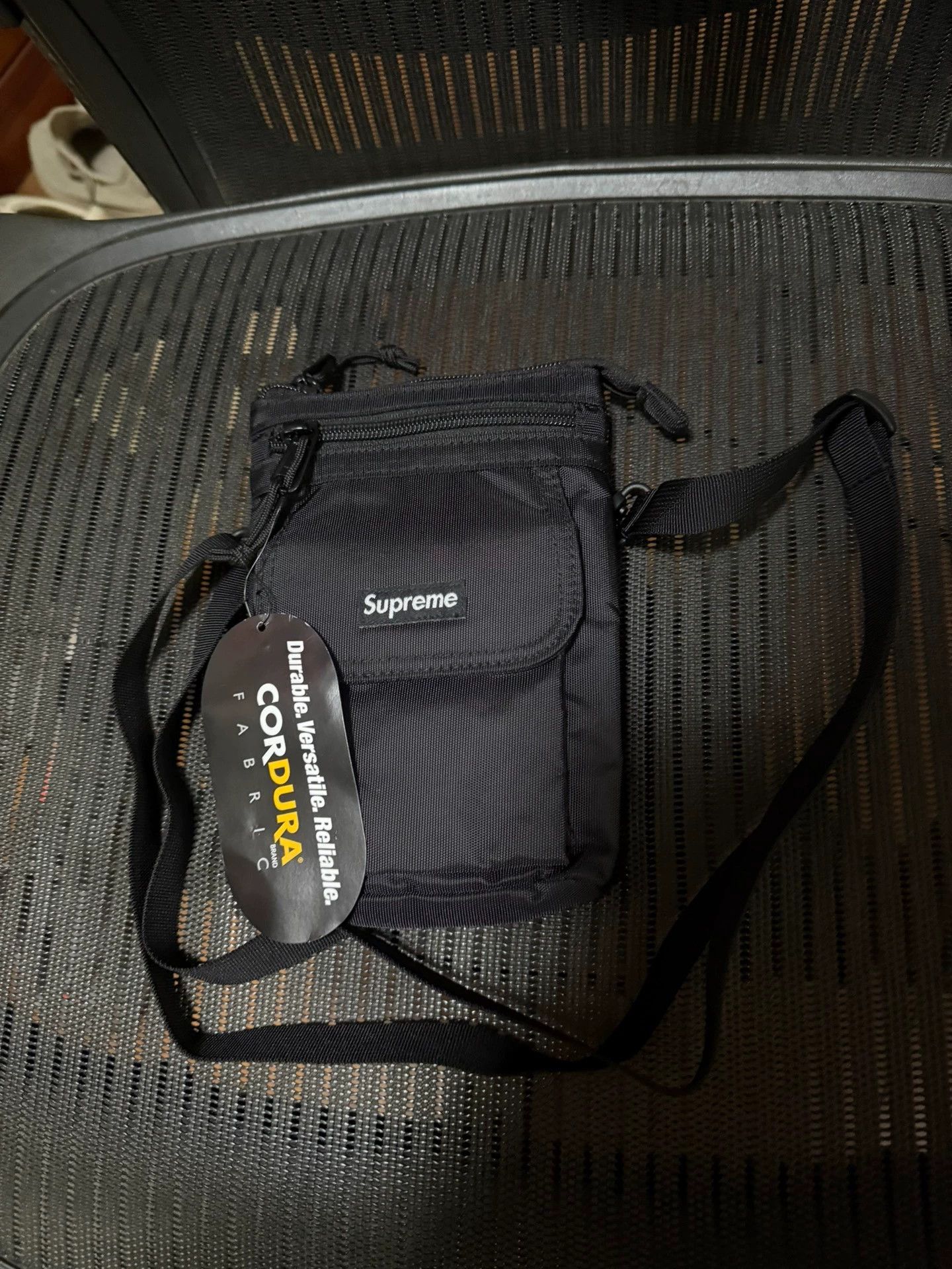 Supreme Supreme FW19 Week 1 Black Shoulder Bag Size ONE SIZE - 1 Thumbnail