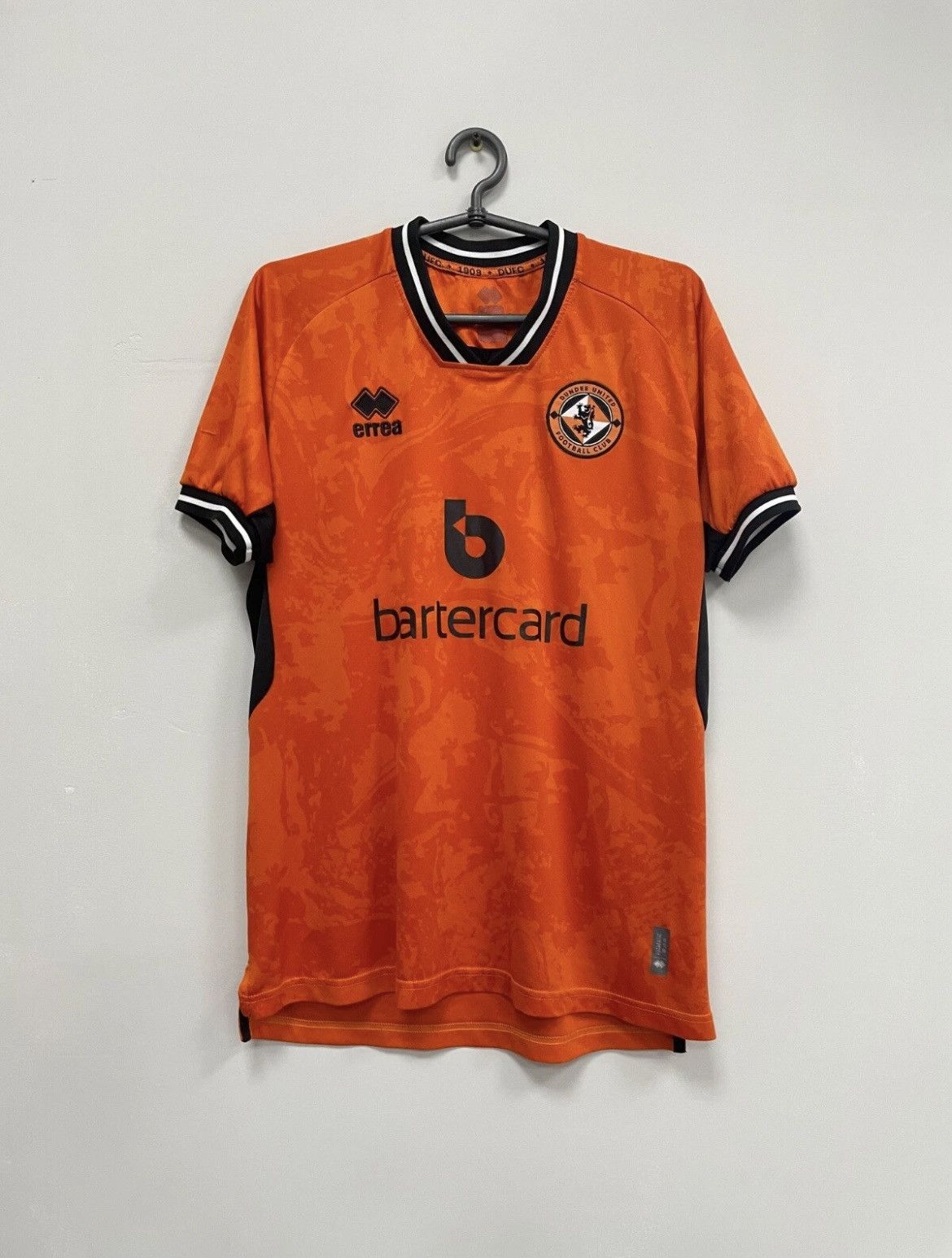Errea Dundee United 2023/2024 Home Football Shirt Errea Jersey Size US S / EU 44-46 / 1 - 1 Thumbnail