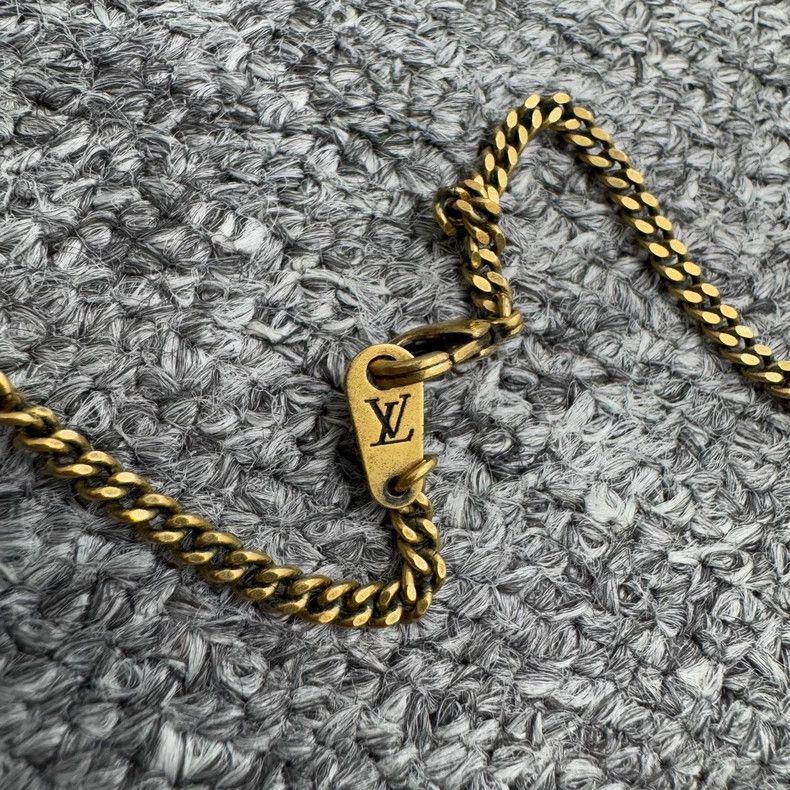 Louis Vuitton Louis Vuitton Doll Necklace Size ONE SIZE - 5 Thumbnail