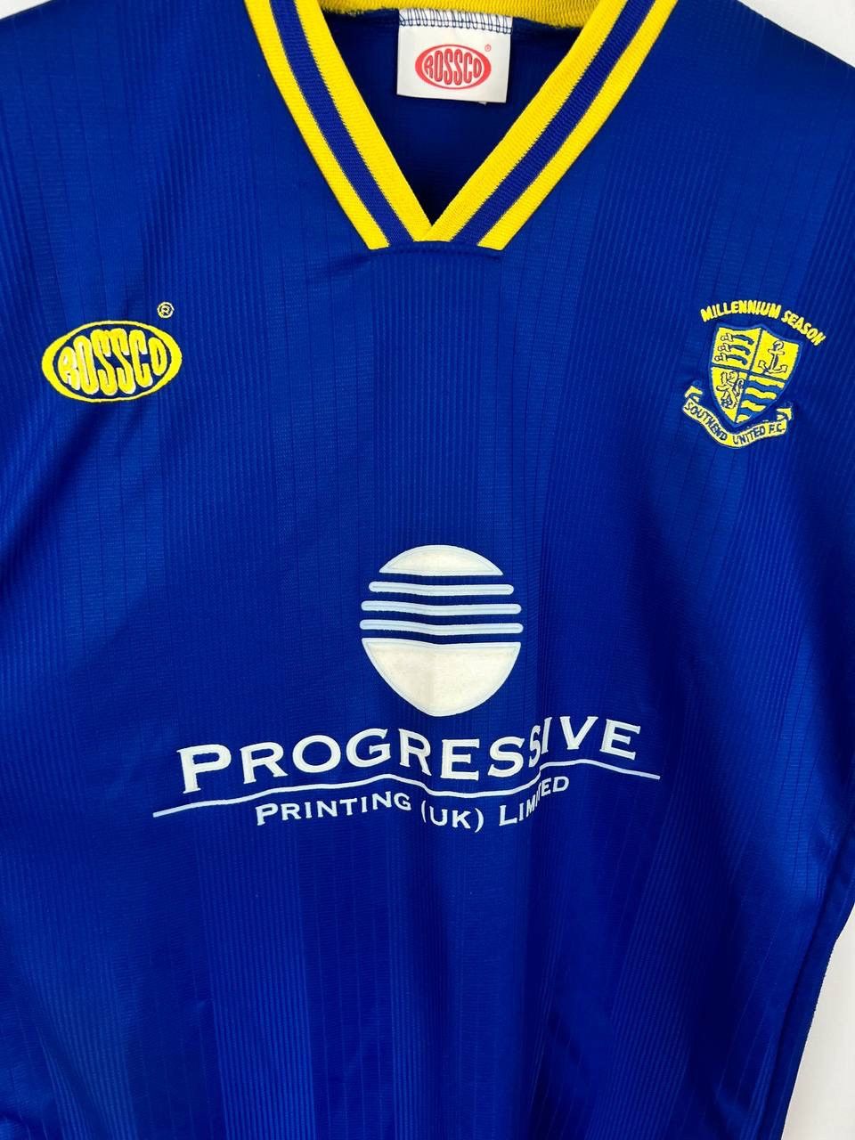 Vintage Southend United Rossco Roget 21 1999 jersey t-shirts size M Size US M / EU 48-50 / 2 - 8 Thumbnail