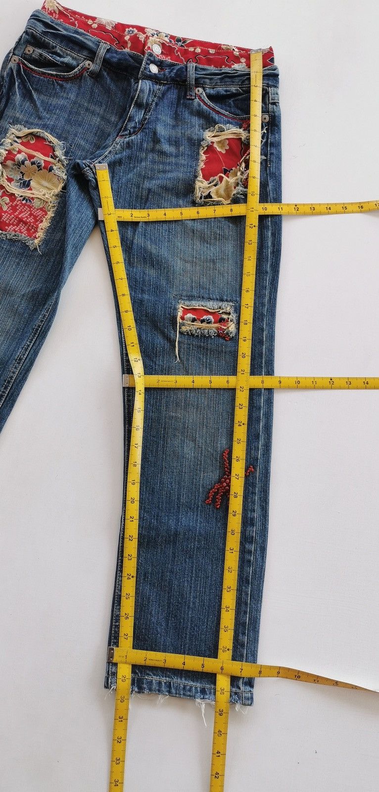 Japanese Brand Unbrand Double Waist Red Flowers Denim Jeans Size US 30 / EU 46 - 12 Thumbnail