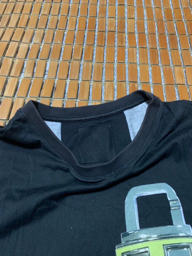 Givenchy Givenchy Lock print short-sleeve Size US XS / EU 42 / 0 - 2 Thumbnail
