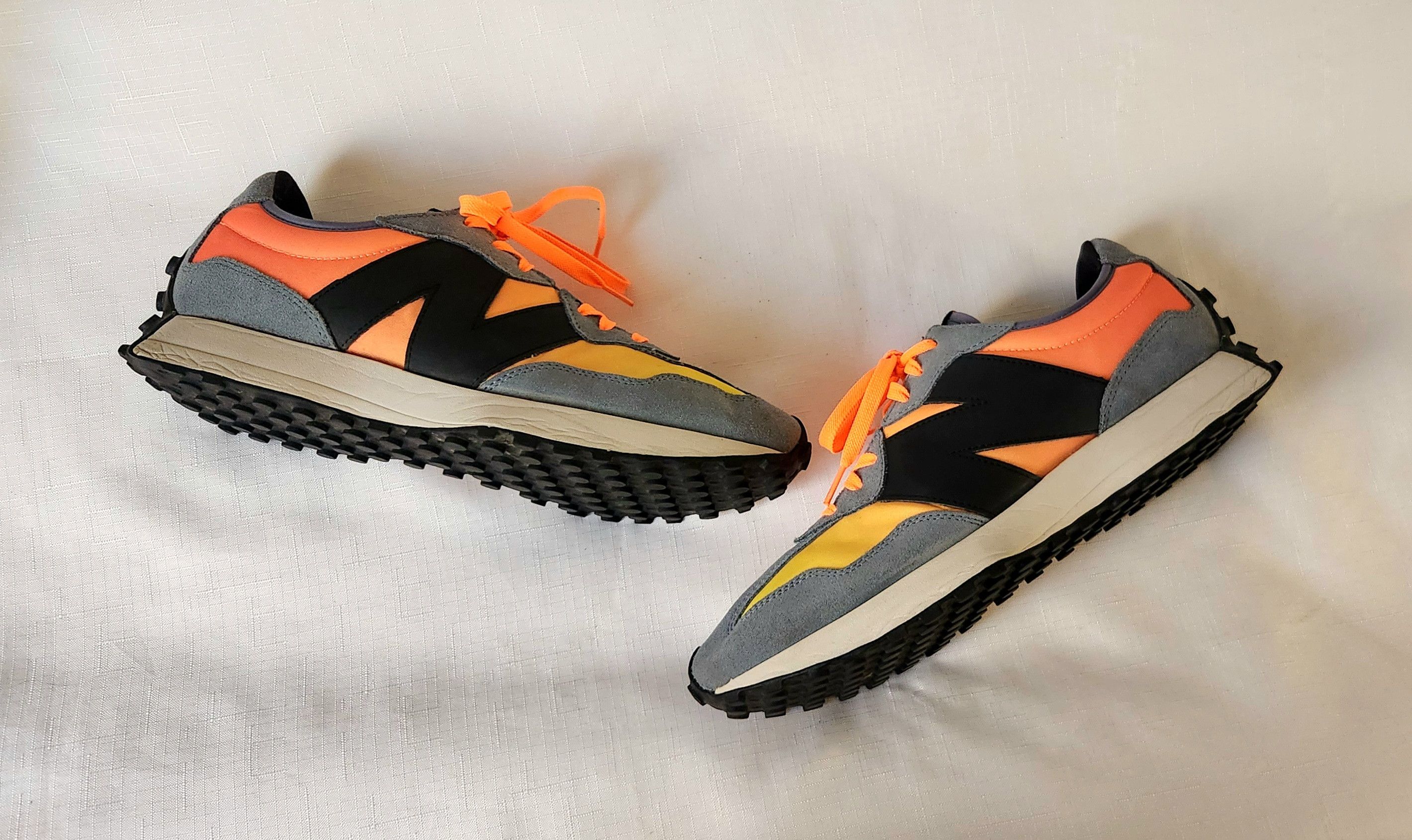 New Balance New Balance 327 SZ 13 Cyclone Citrus Punch MS327SC Size US 13 / EU 46 - 2 Thumbnail