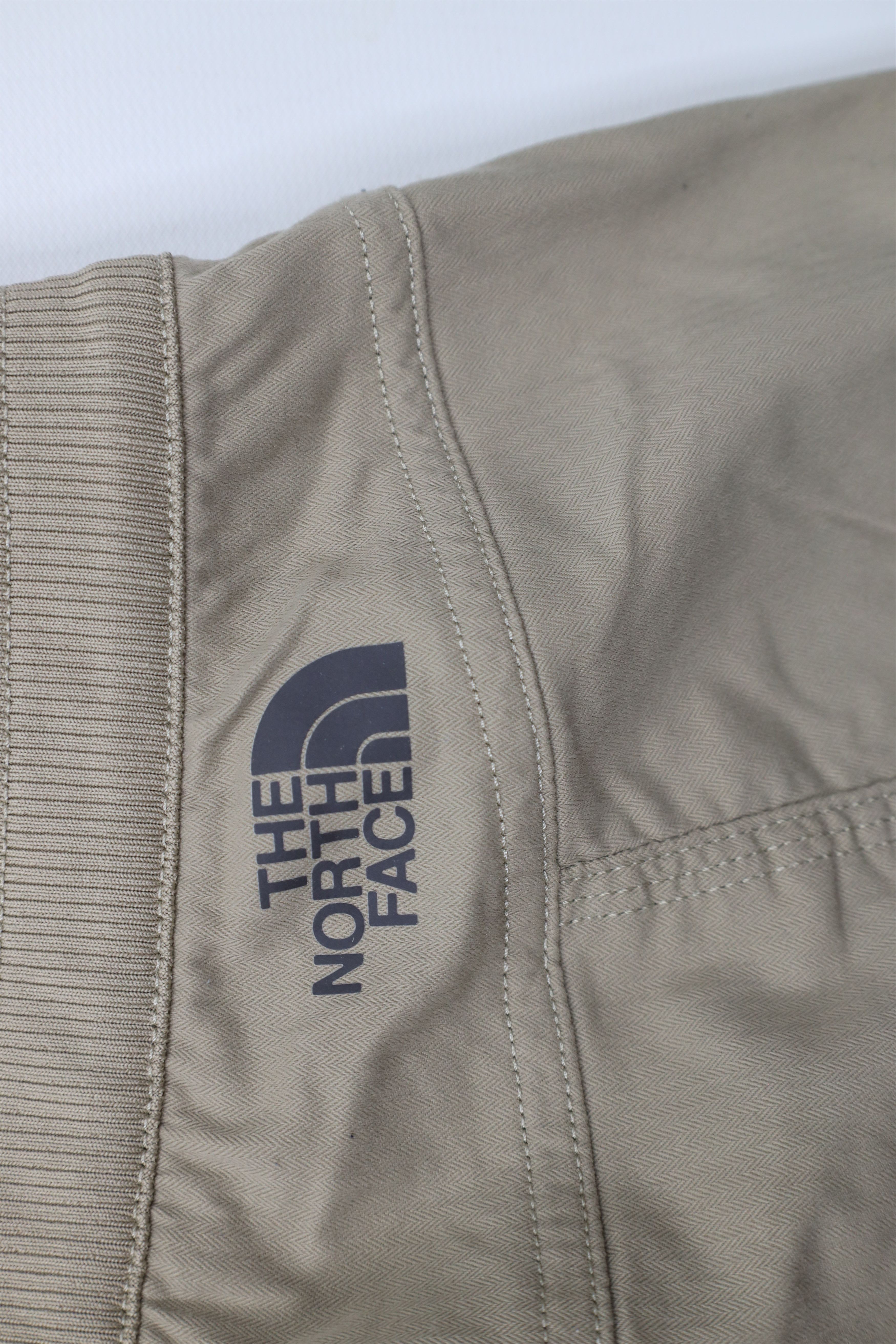 The North Face × Vintage The North Face Spell Out Cuffed Capris Joggers Pants Beige Size 27" / US 4 / IT 40 - 11 Thumbnail