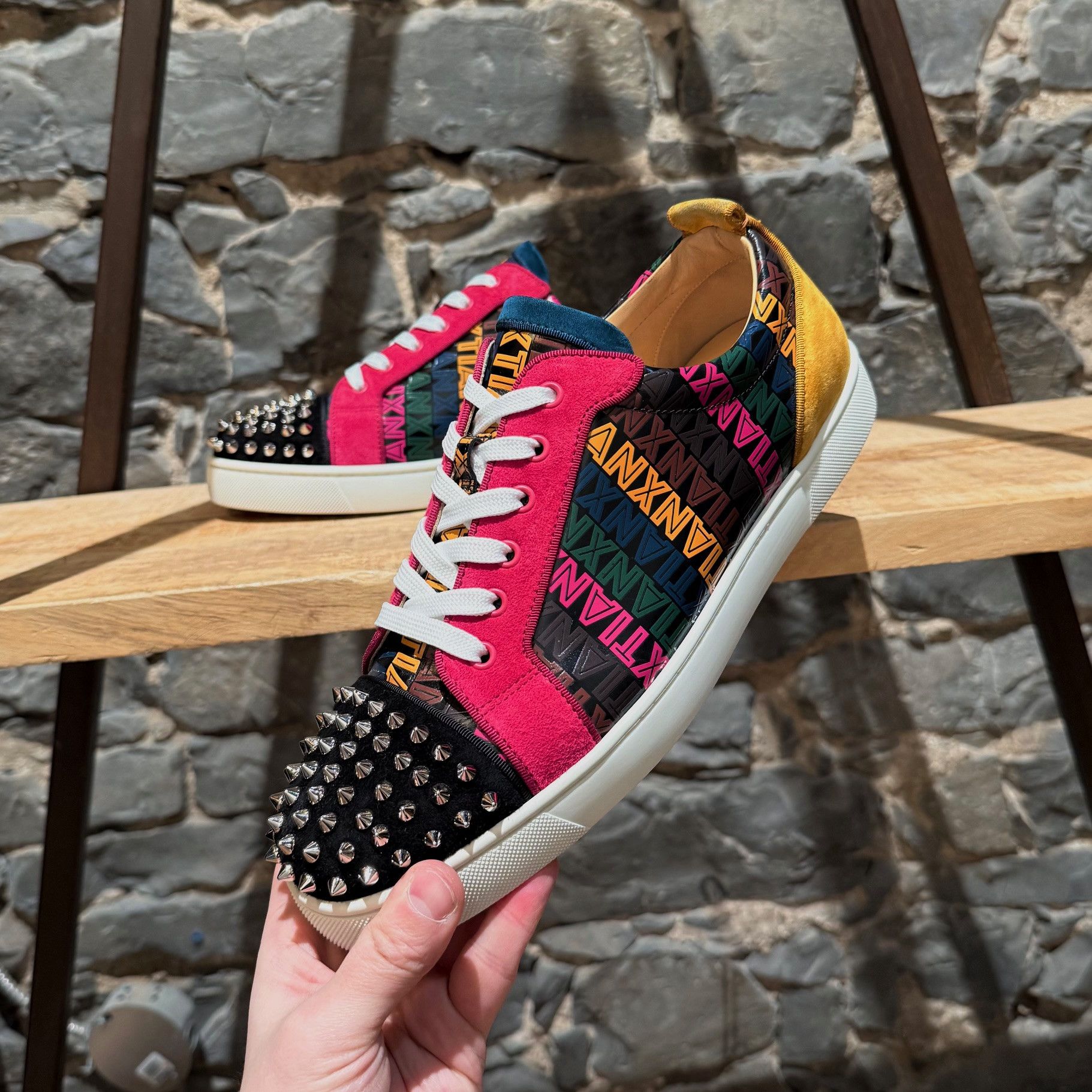 Christian Louboutin Christian Louboutin Logo Louis Junior Spikes Sneakers Size US 10.5 / EU 43-44 - 7 Thumbnail
