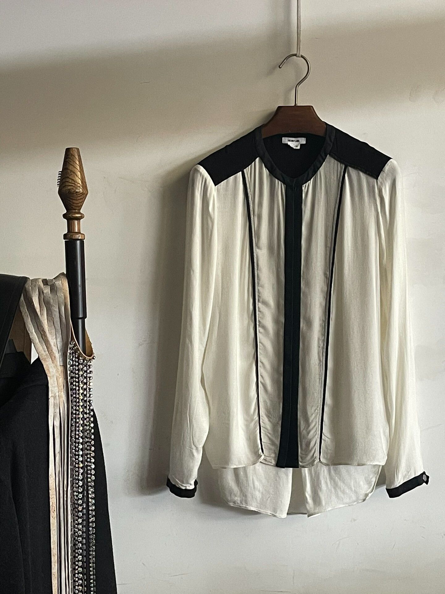 Helmut Lang Helmut Lang Silk Shirt with Contrast Trim Size S / US 4 / IT 40 - 1 Thumbnail