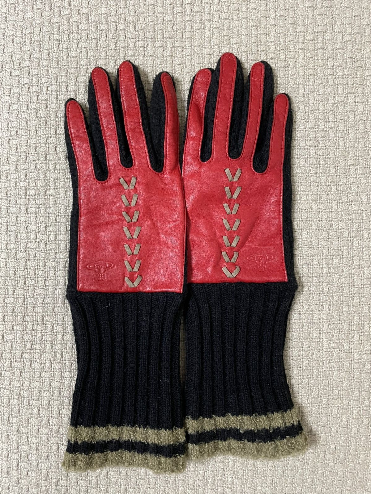 Vivienne Westwood Vivienne Westwood red leather/wool gloves with weaving Size ONE SIZE - 2 Thumbnail