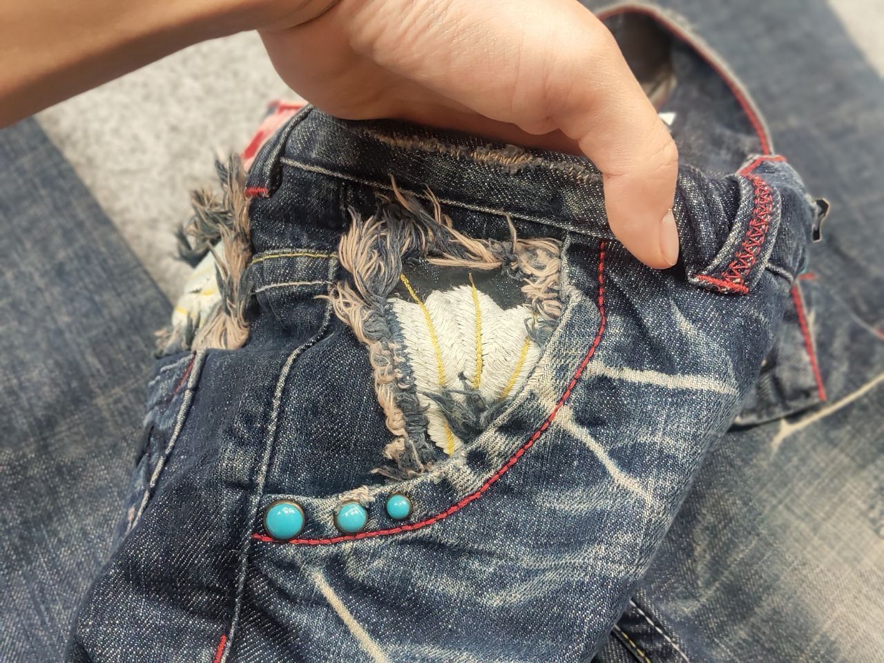 If Six Was Nine Red Pepper Japan Low Vintage Y2K embroidered Denim Jeans Size 27" / US 4 / IT 40 - 15 Thumbnail
