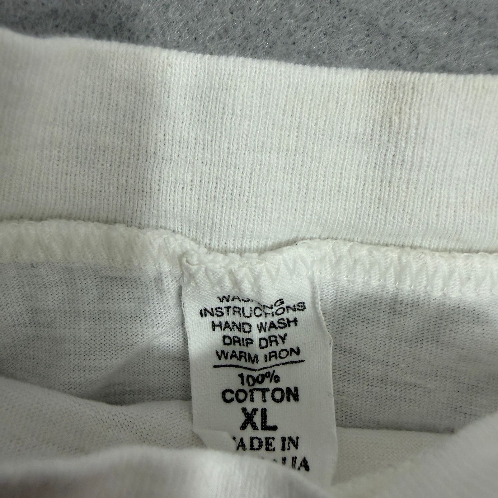 Vintage Vintage Cairns Australia Shirt Size XL White 90s Paper Thin Size US XL / EU 56 / 4 - 9 Thumbnail