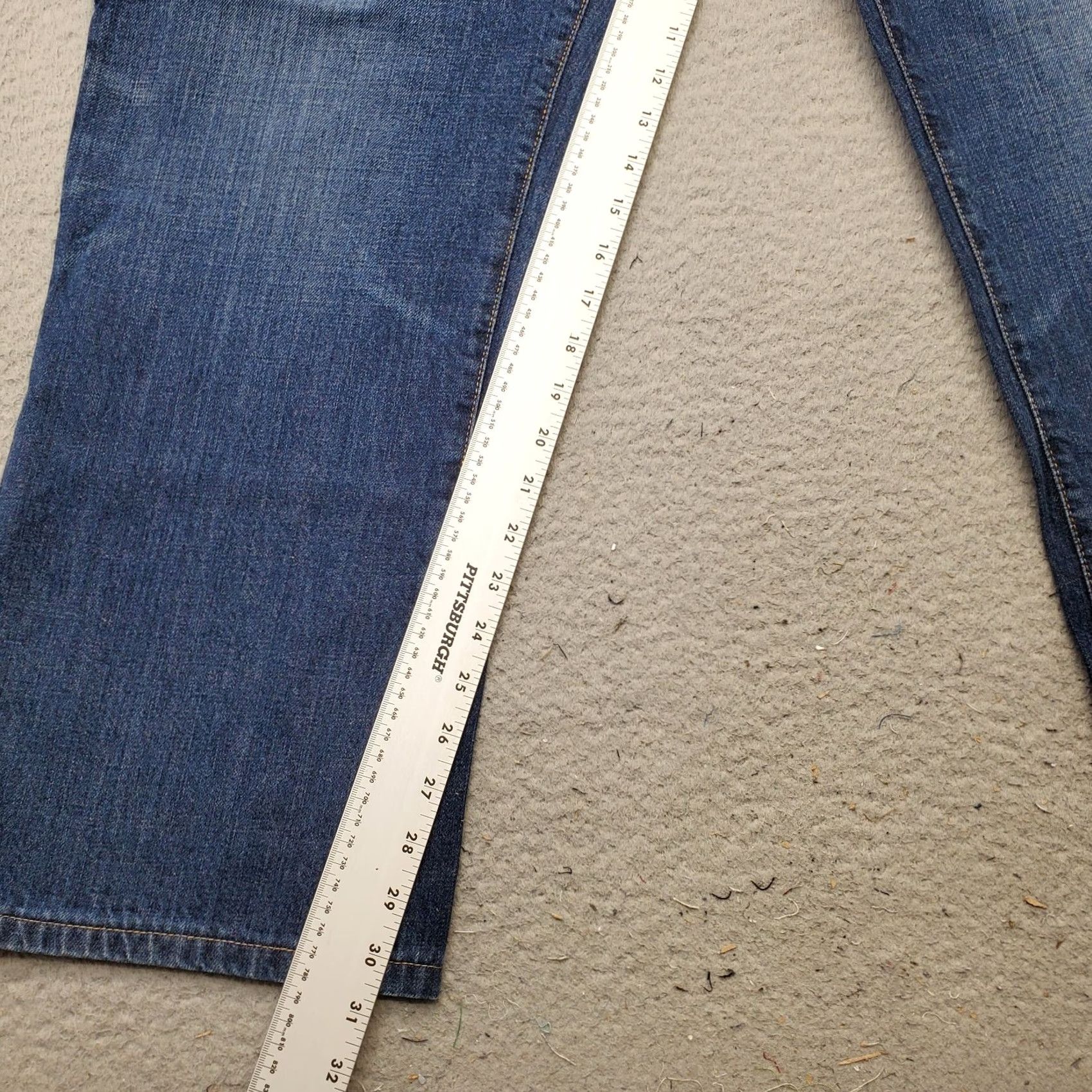 Tommy Hilfiger Tommy Hilfiger Jeans Men Size 42/34 Blue Denim Straight Leg 5-Pocket Design Vintage: No Size US 42 / EU 58 - 4 Thumbnail
