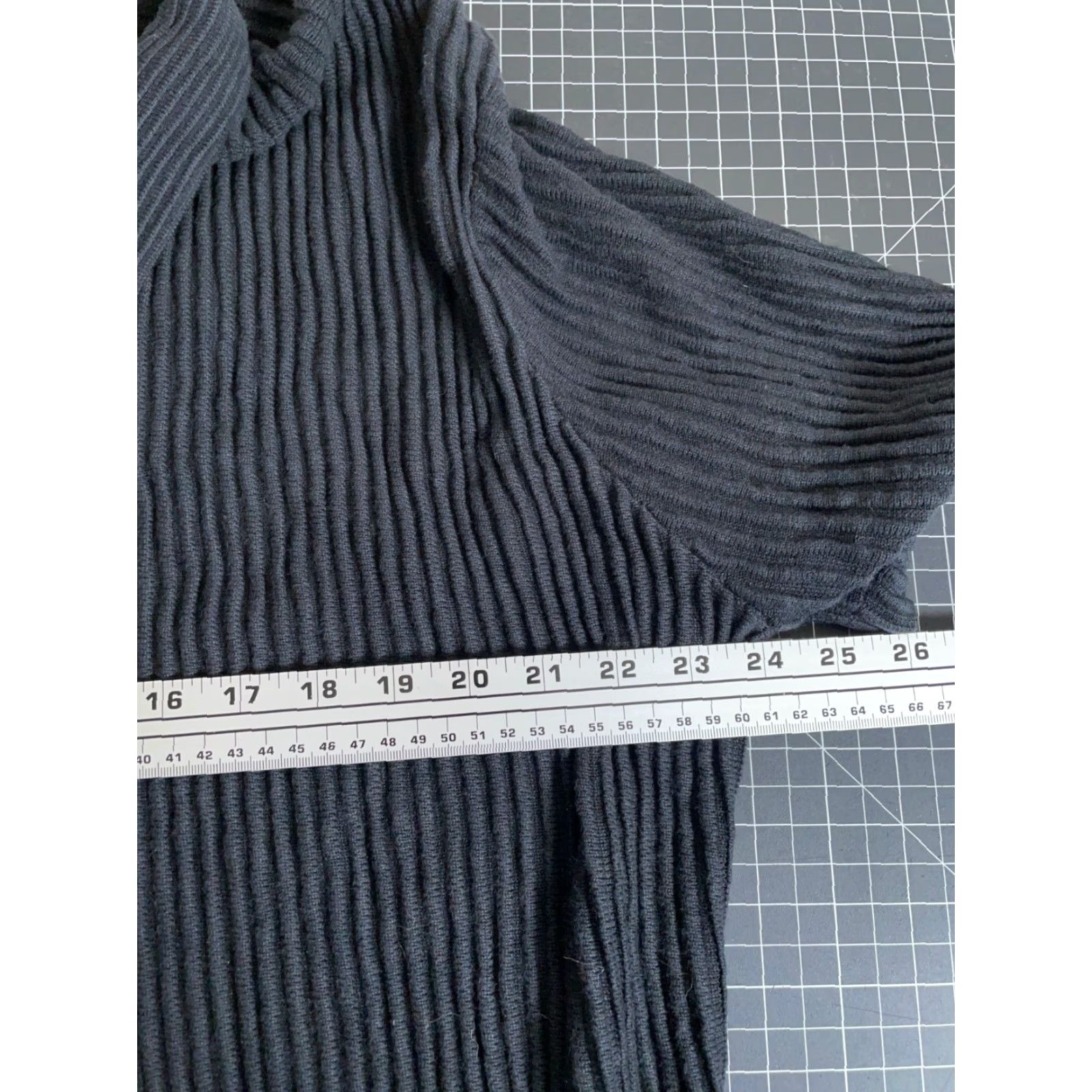 Abercrombie & Fitch Abercrombie & Fitch Knit Short Sleeve Shirt Men XL Black Preppy Retro Button-Up Collared Cotton Nylon Viscose Size US XL / EU 56 / 4 - 4 Thumbnail