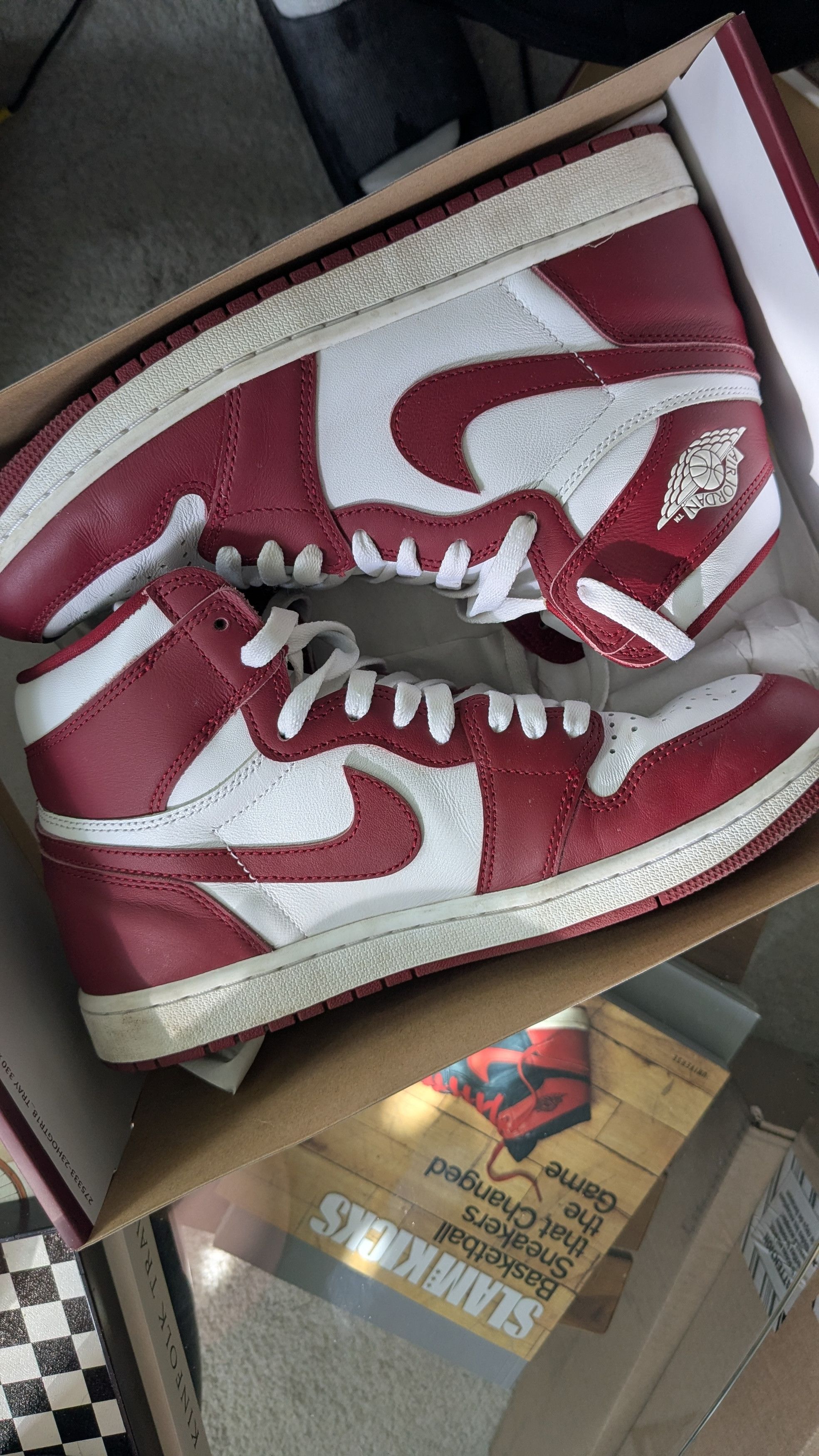 AIR JORDAN 1 RETRO HIGH OG ARTISANAL TEAM RED SIZE 9